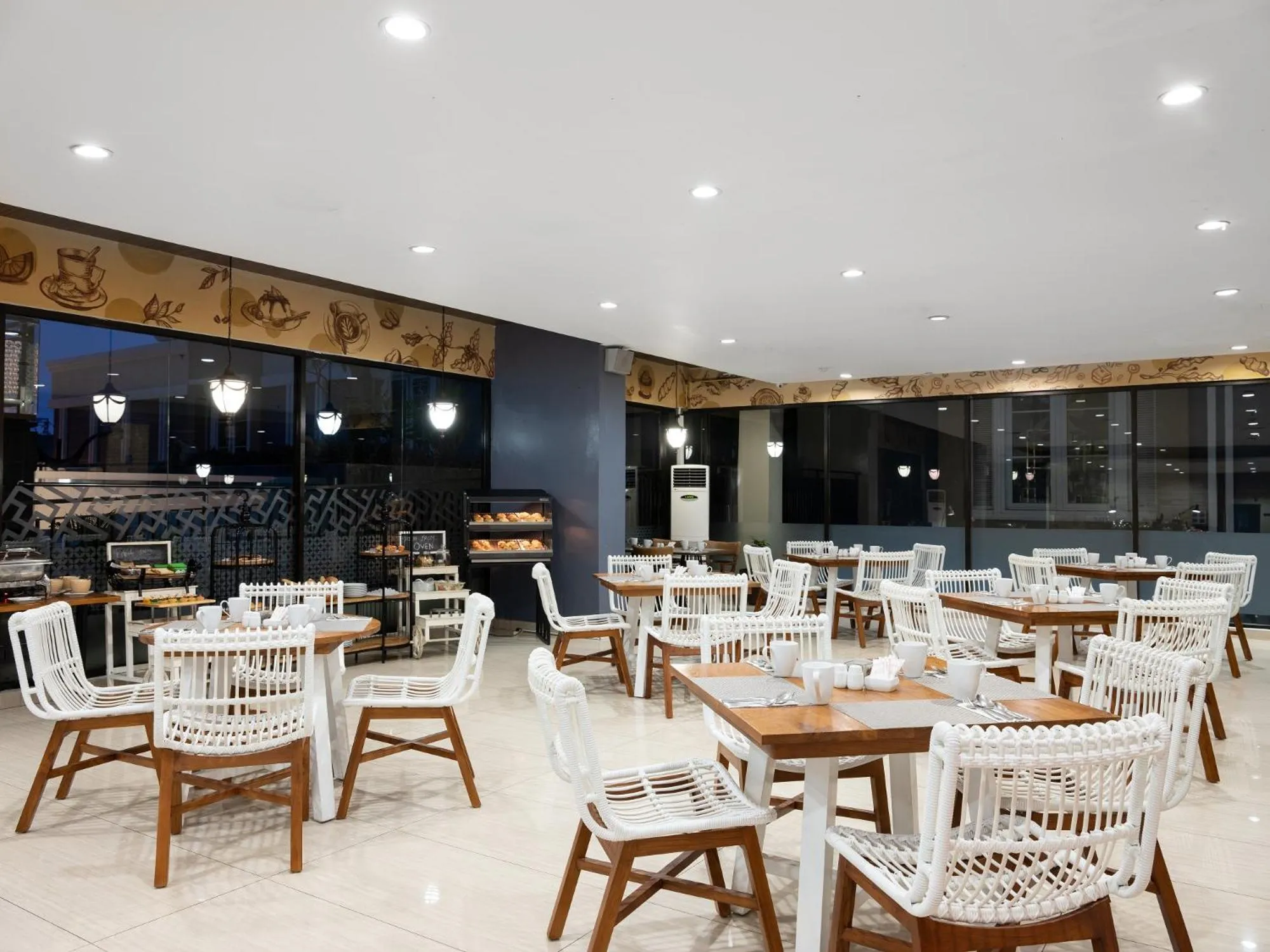 Restaurant/places to eat in The Alana Hotel & Conference Center Malioboro Yogyakarta by ASTON