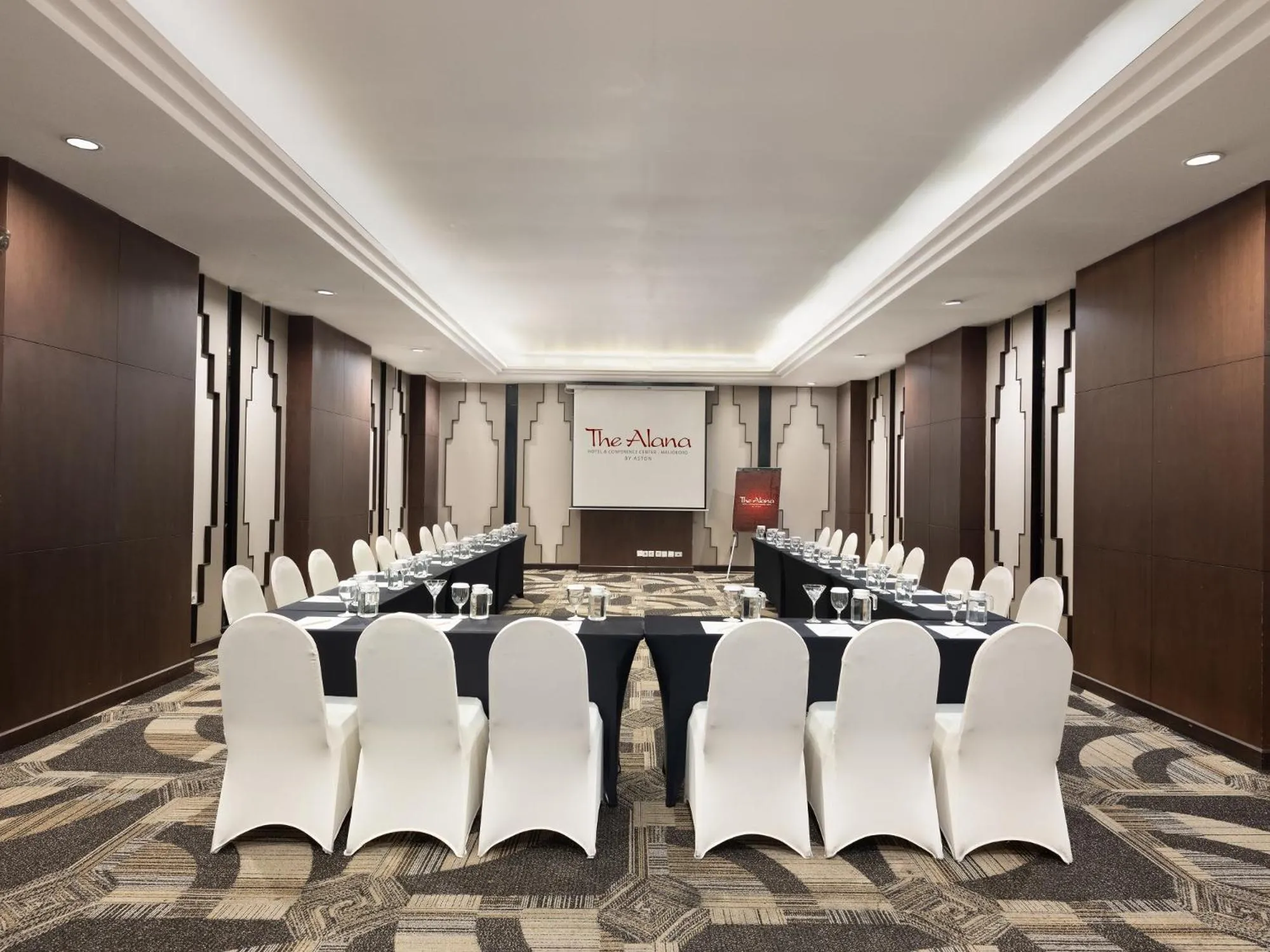 Meeting/conference room in The Alana Hotel & Conference Center Malioboro Yogyakarta by ASTON