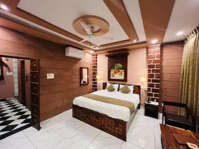 Property building, Bed in The Raj Heritage