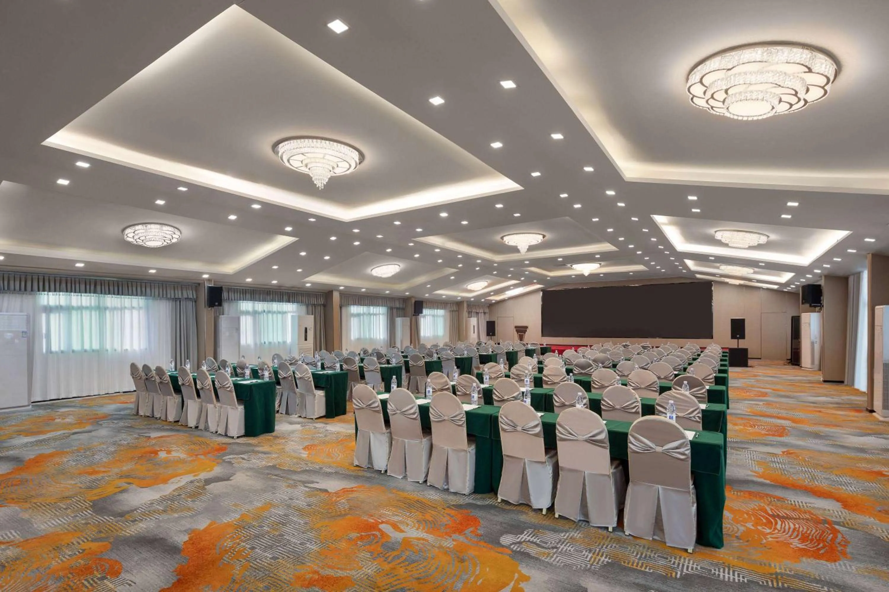 Meeting/conference room in Hawthorn by Wyndham Guangzhou Baiyun Airport