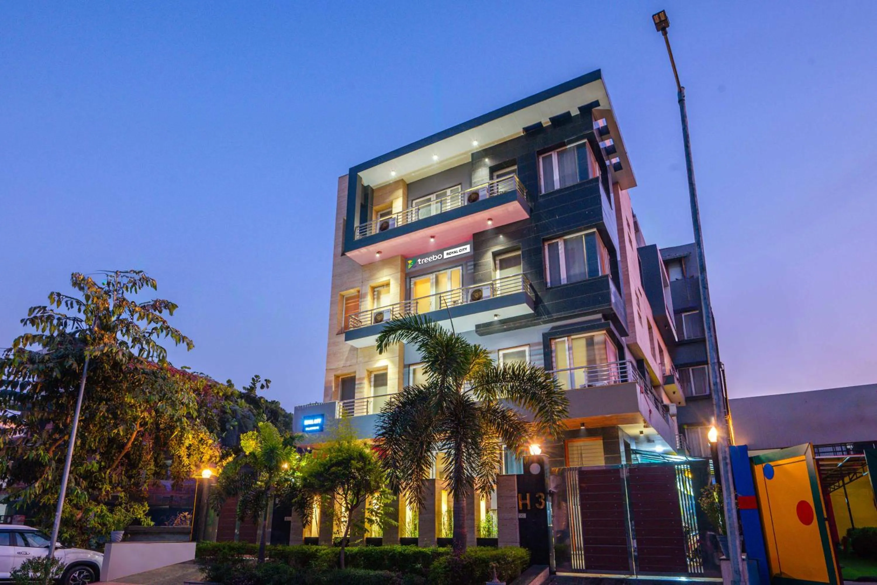Treebo Royal City