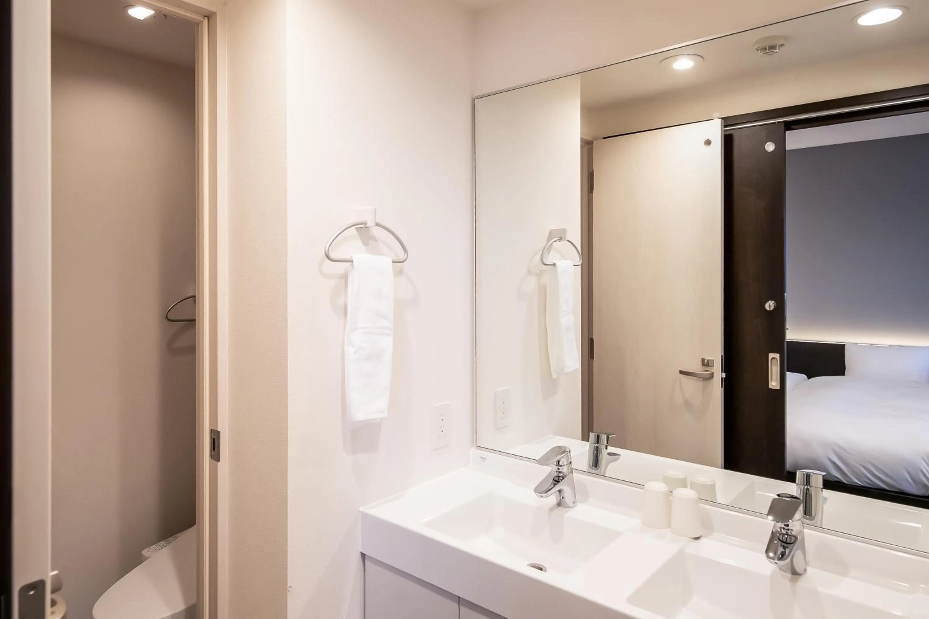 Bathroom, Bed in Randor Residence Kyoto Nijo Castle