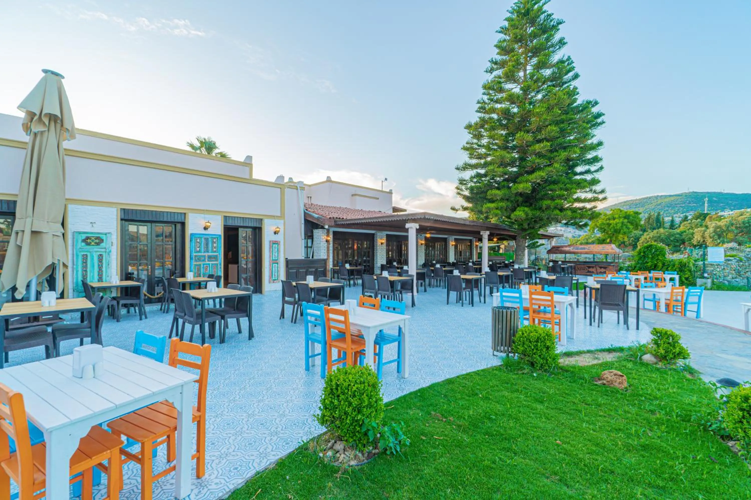 Restaurant/places to eat in Alexander The Great Resort & Spa