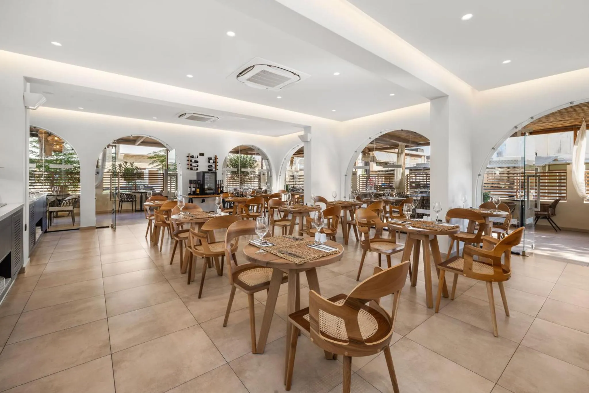 Restaurant/places to eat in Cabana Blu Lifestyle Boutique Hotel & Suites