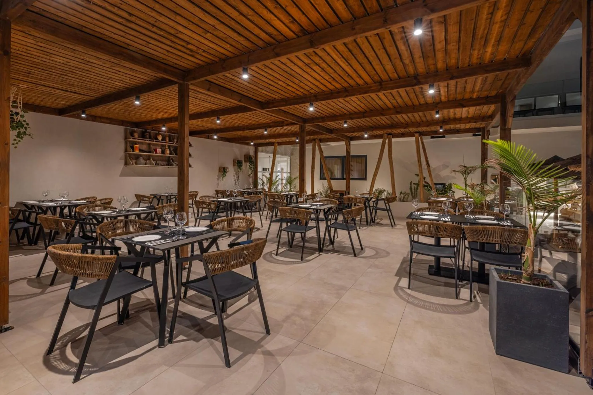 Restaurant/places to eat in Cabana Blu Lifestyle Boutique Hotel & Suites