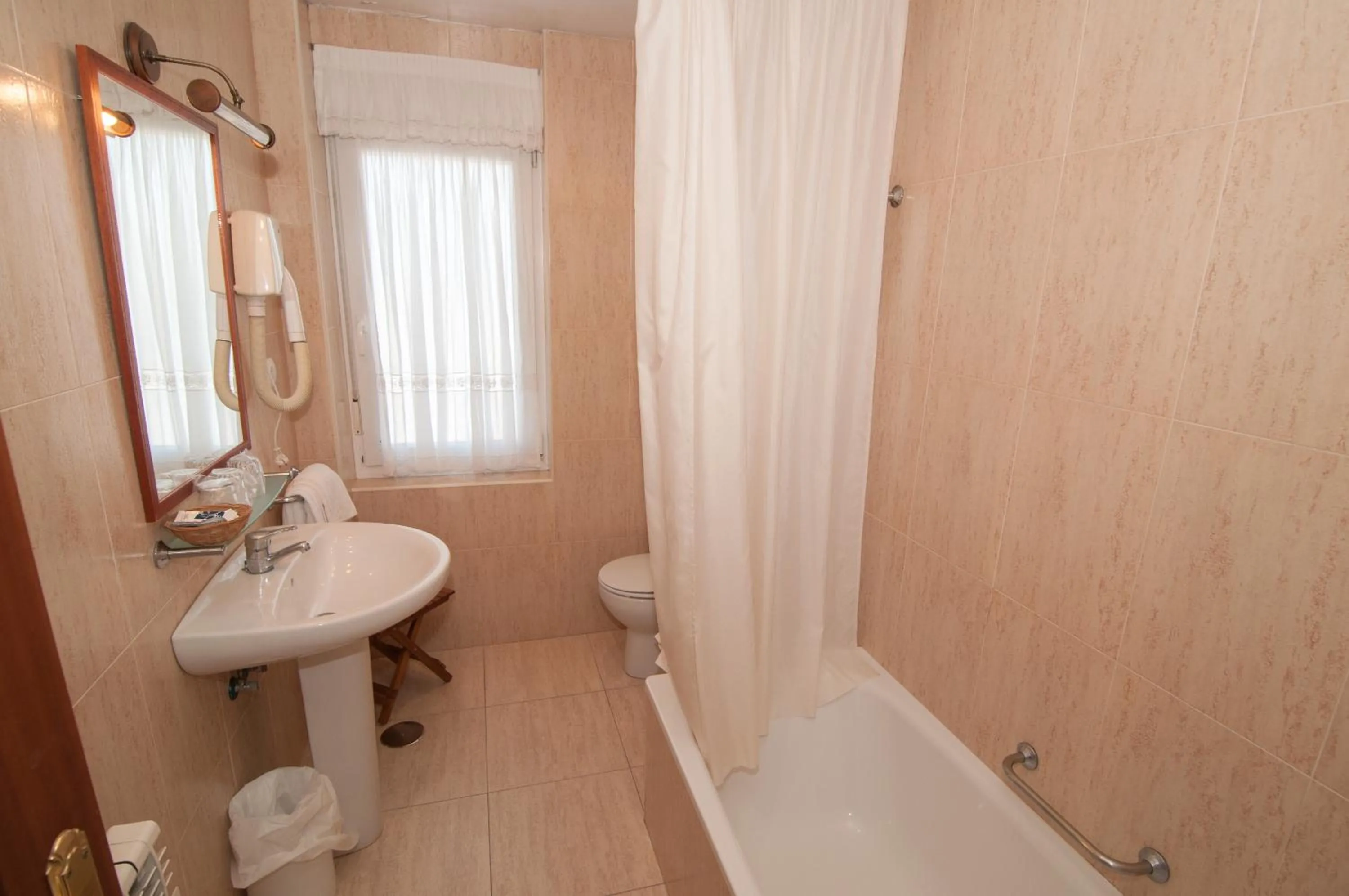 Bathroom in Hotel Costa de Ajo