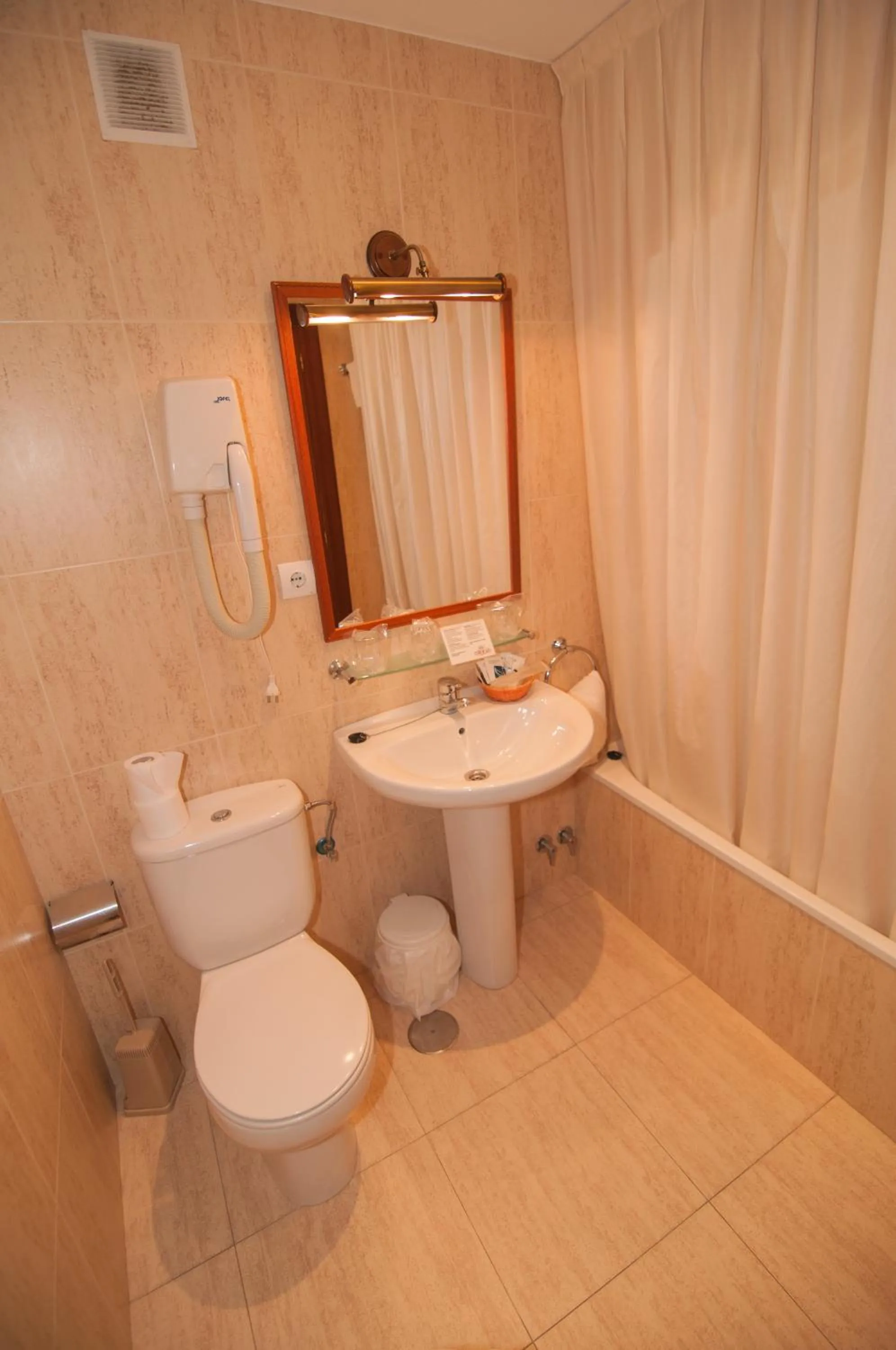 Bathroom in Hotel Costa de Ajo