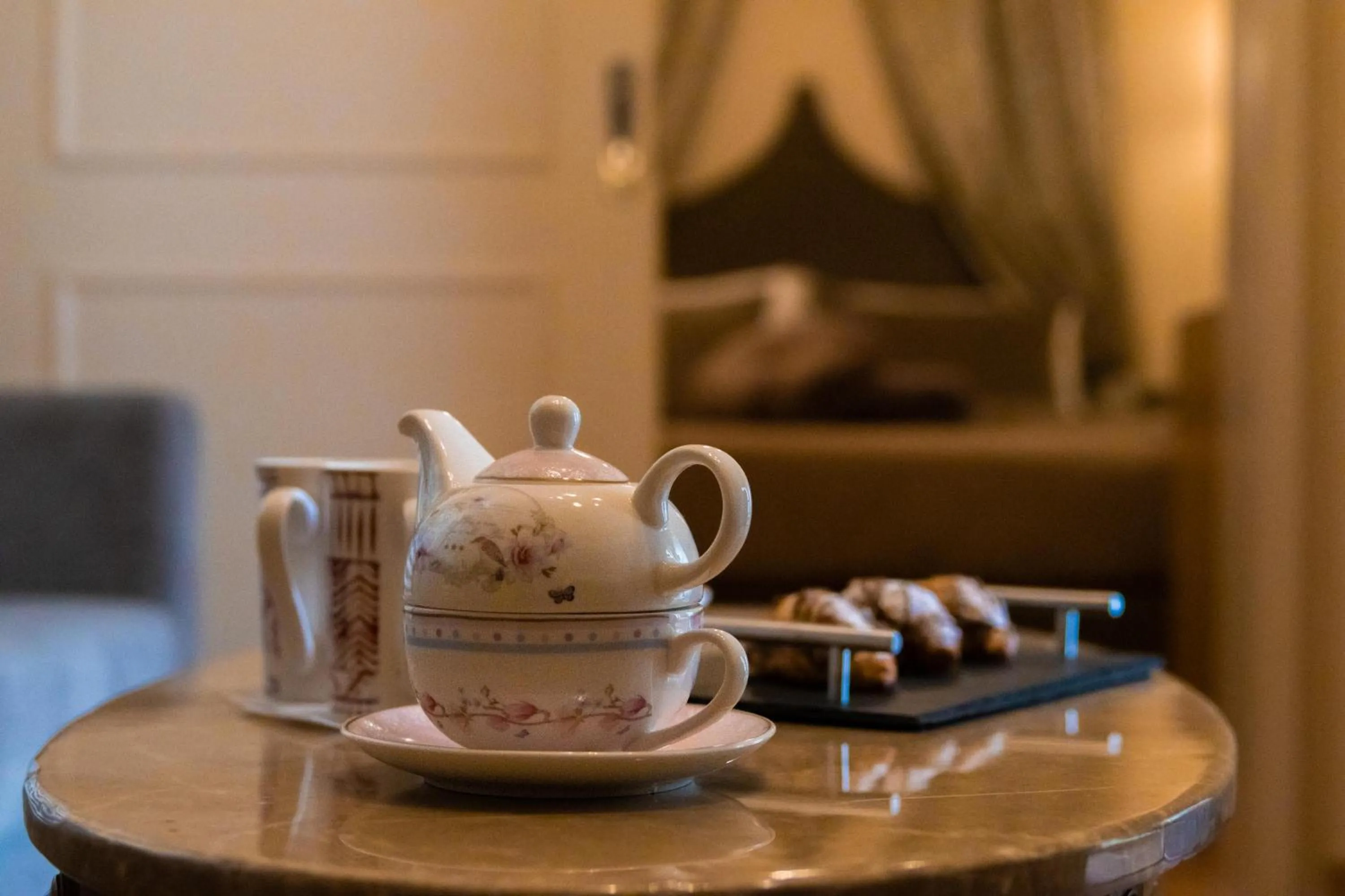 Living room in April Medieval Hotel