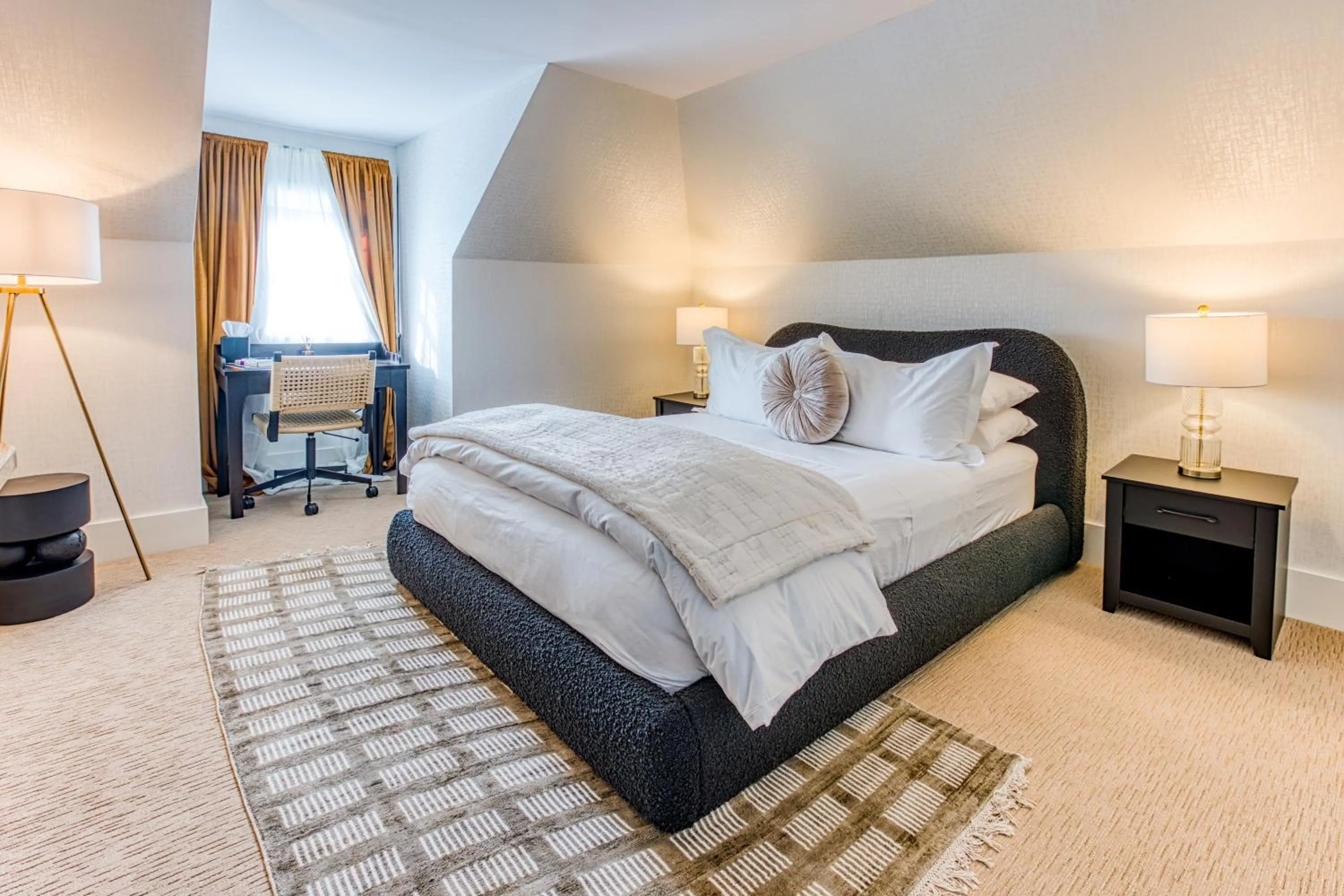Bedroom, Bed in Doctor Sax House