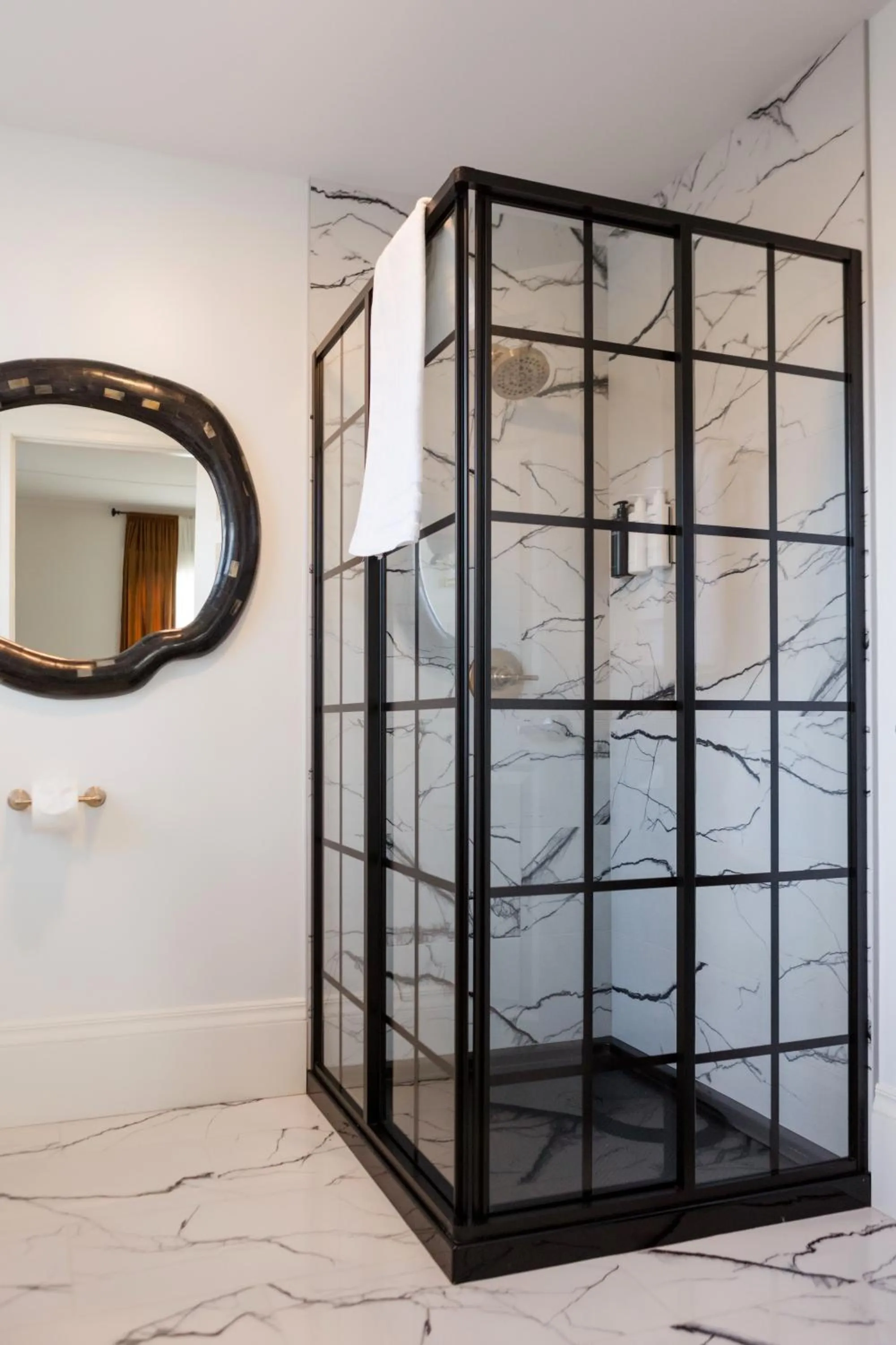 Bathroom in Doctor Sax House