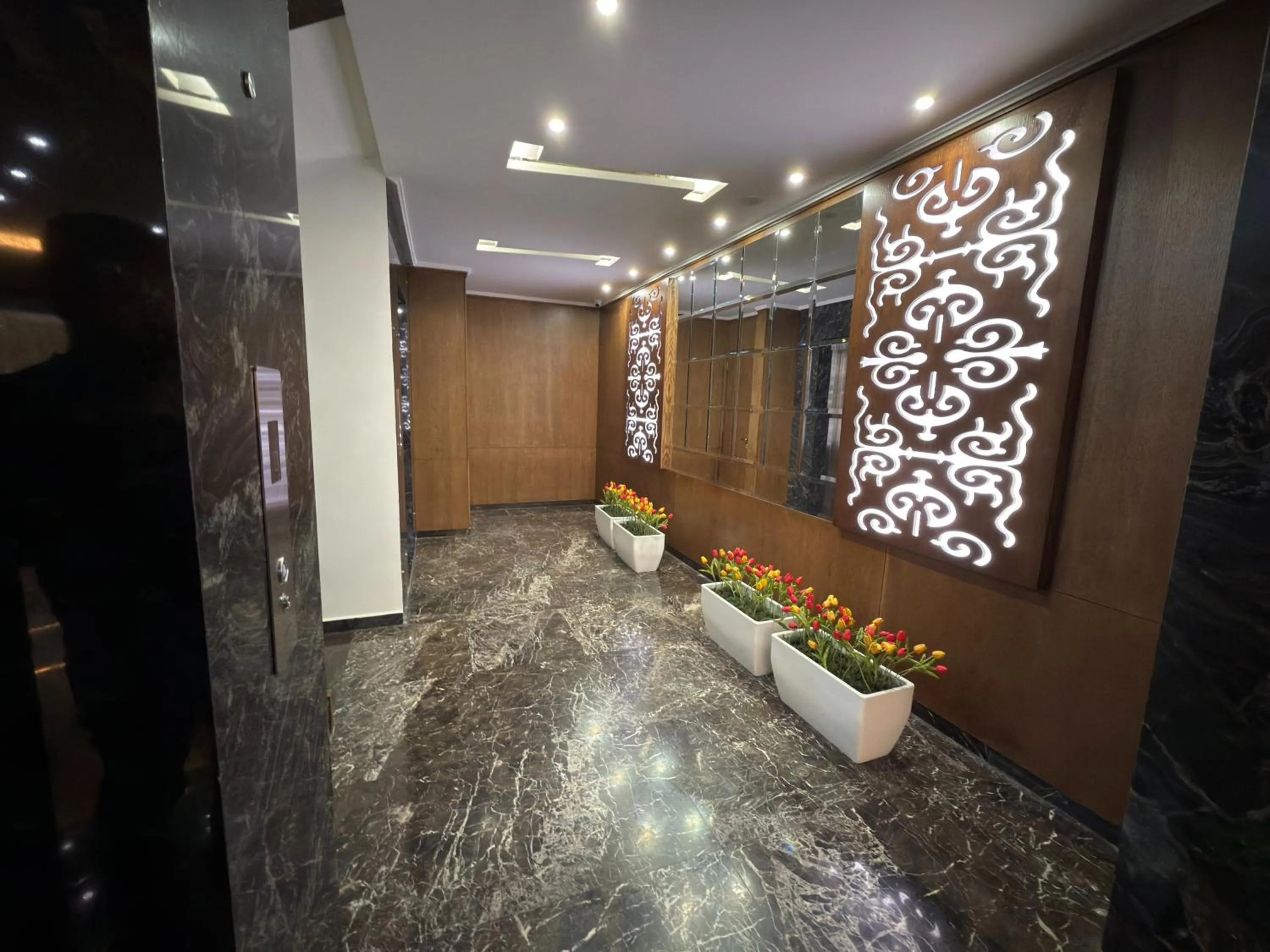 Lobby or reception in Matar Residence - Spacious Hotel Suites in Beirut