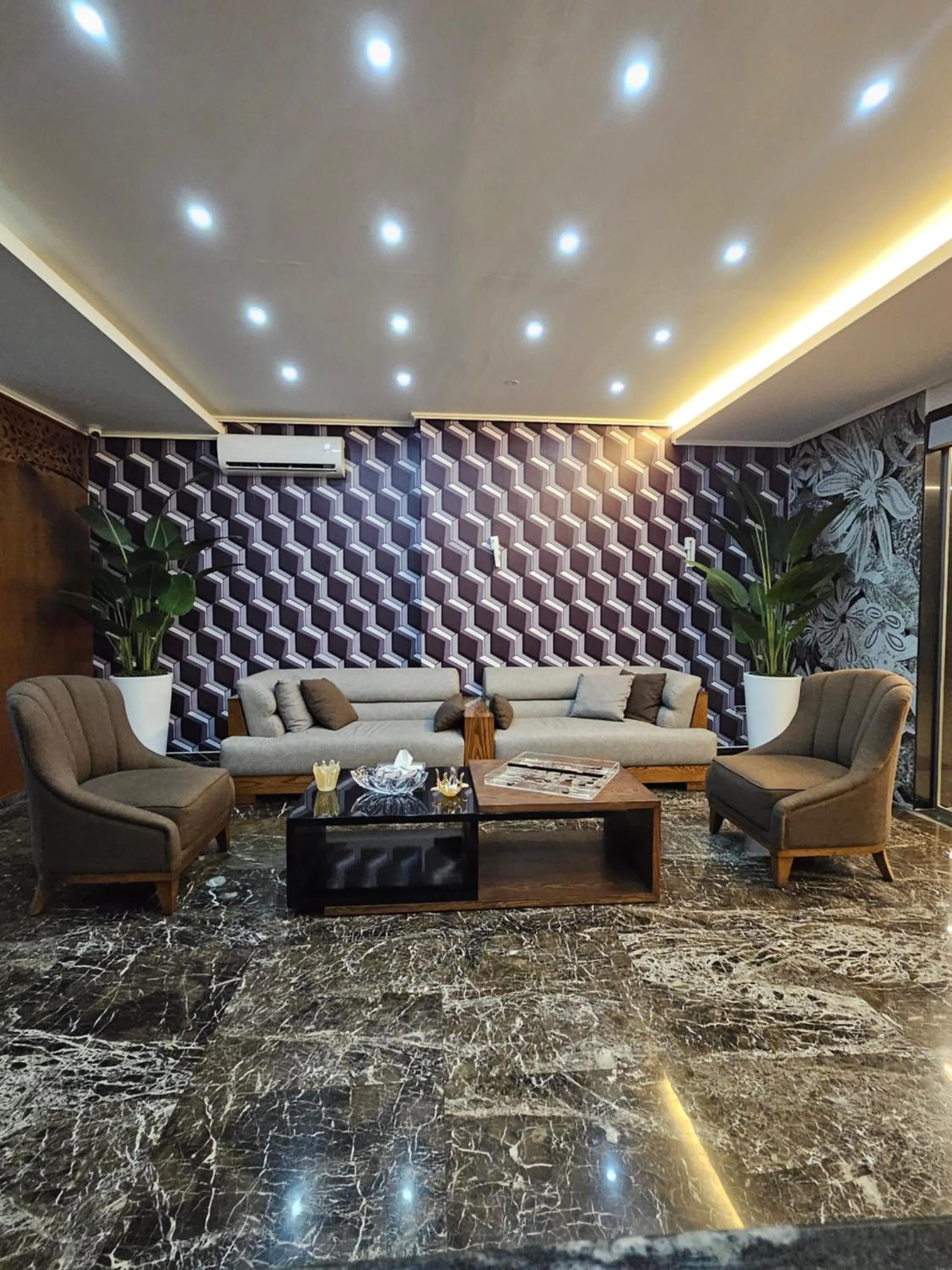 Lobby or reception in Matar Residence - Spacious Hotel Suites in Beirut