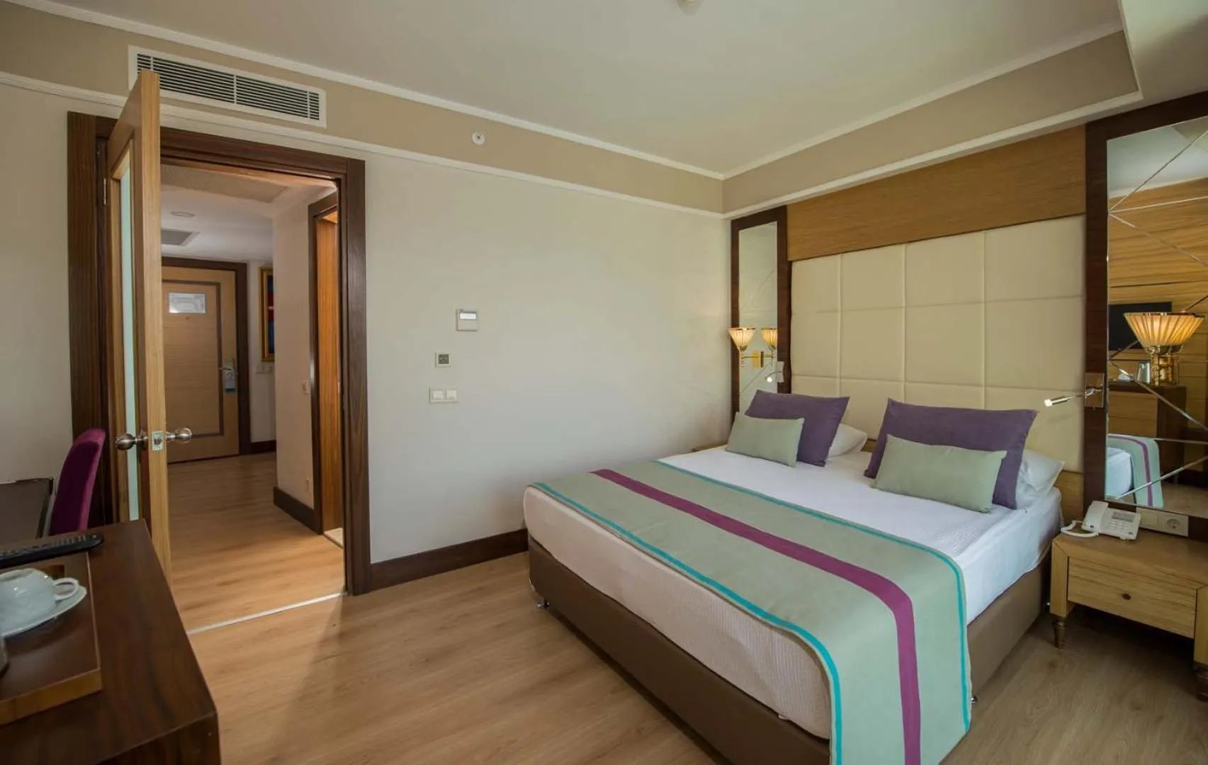 Bed in Dream World Aqua