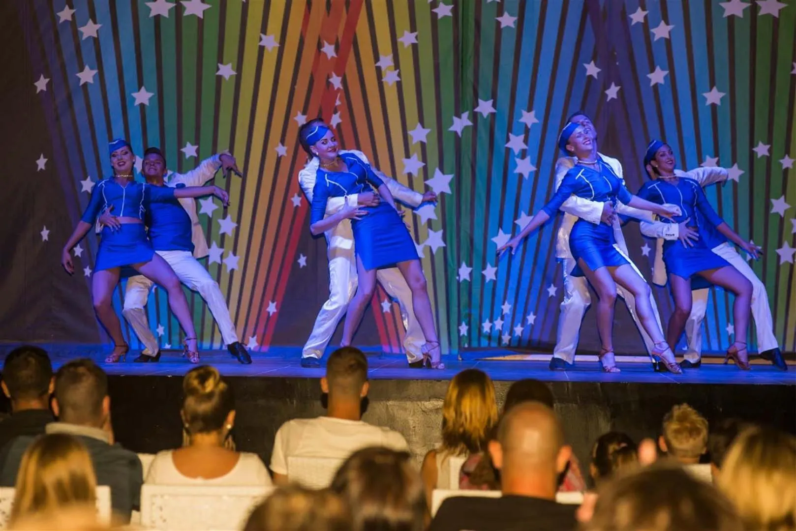 Evening entertainment in Dream World Aqua