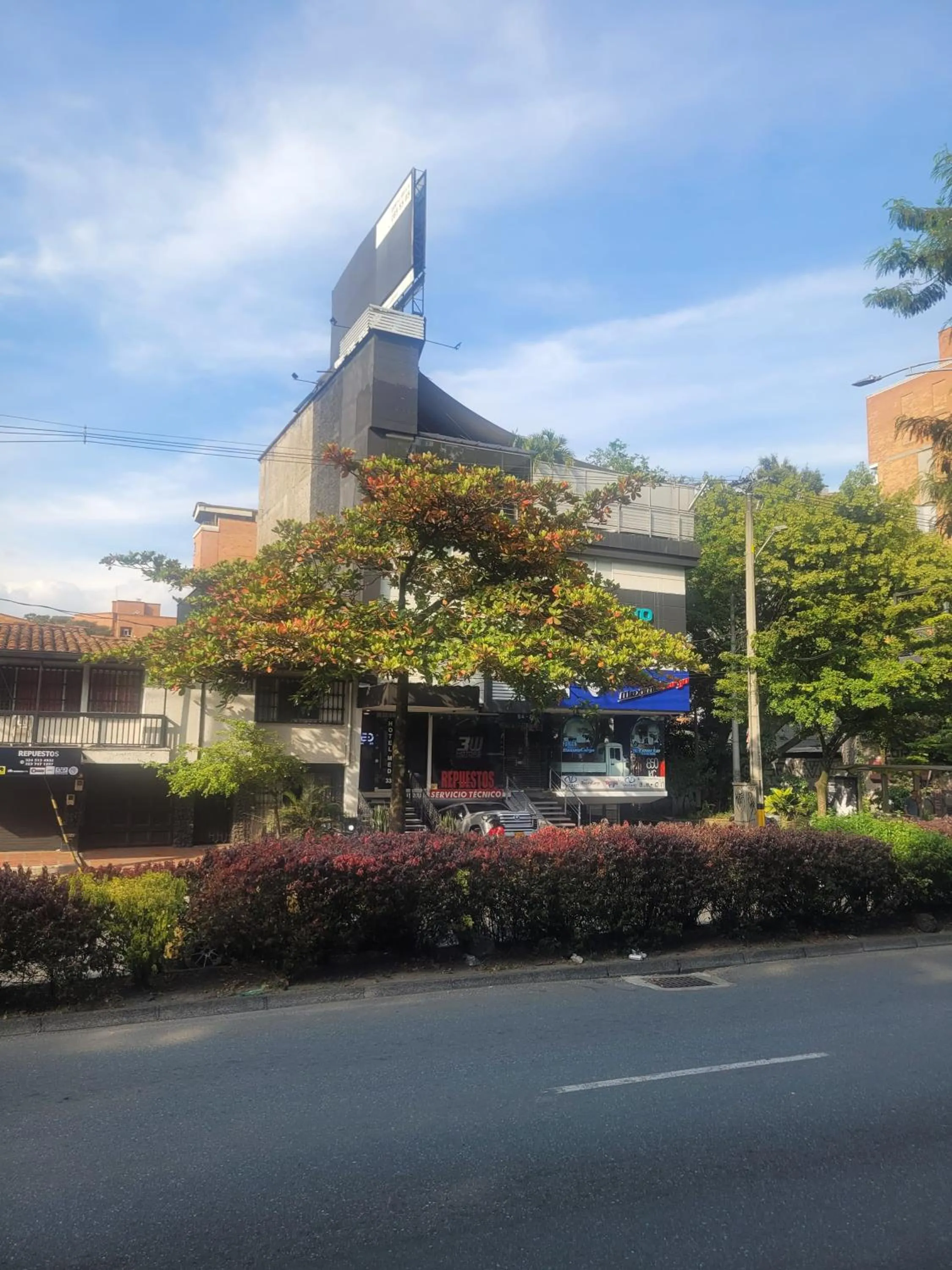 Property building in Hotel Med 33