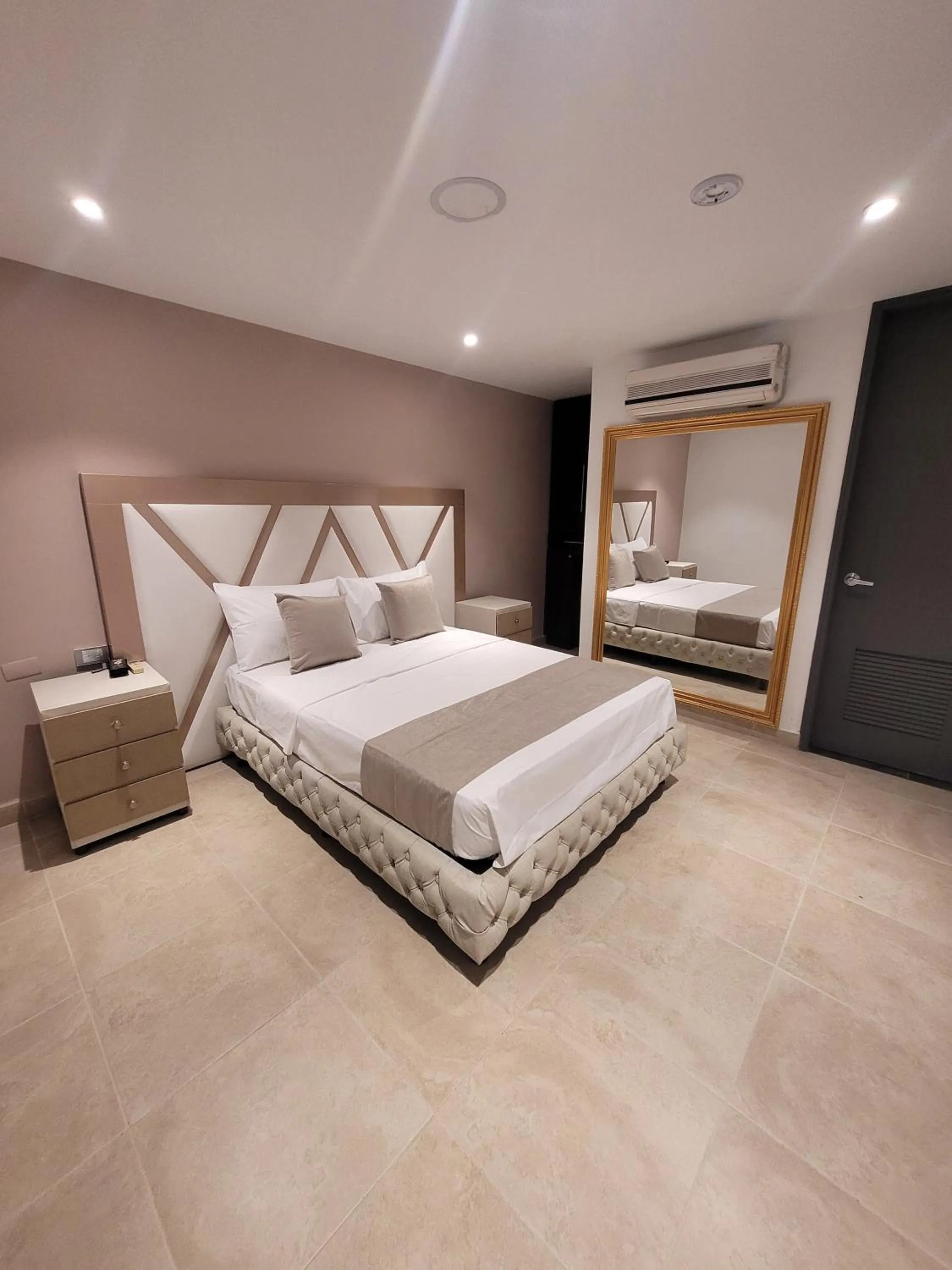 Bedroom, Bed in Hotel Med 33