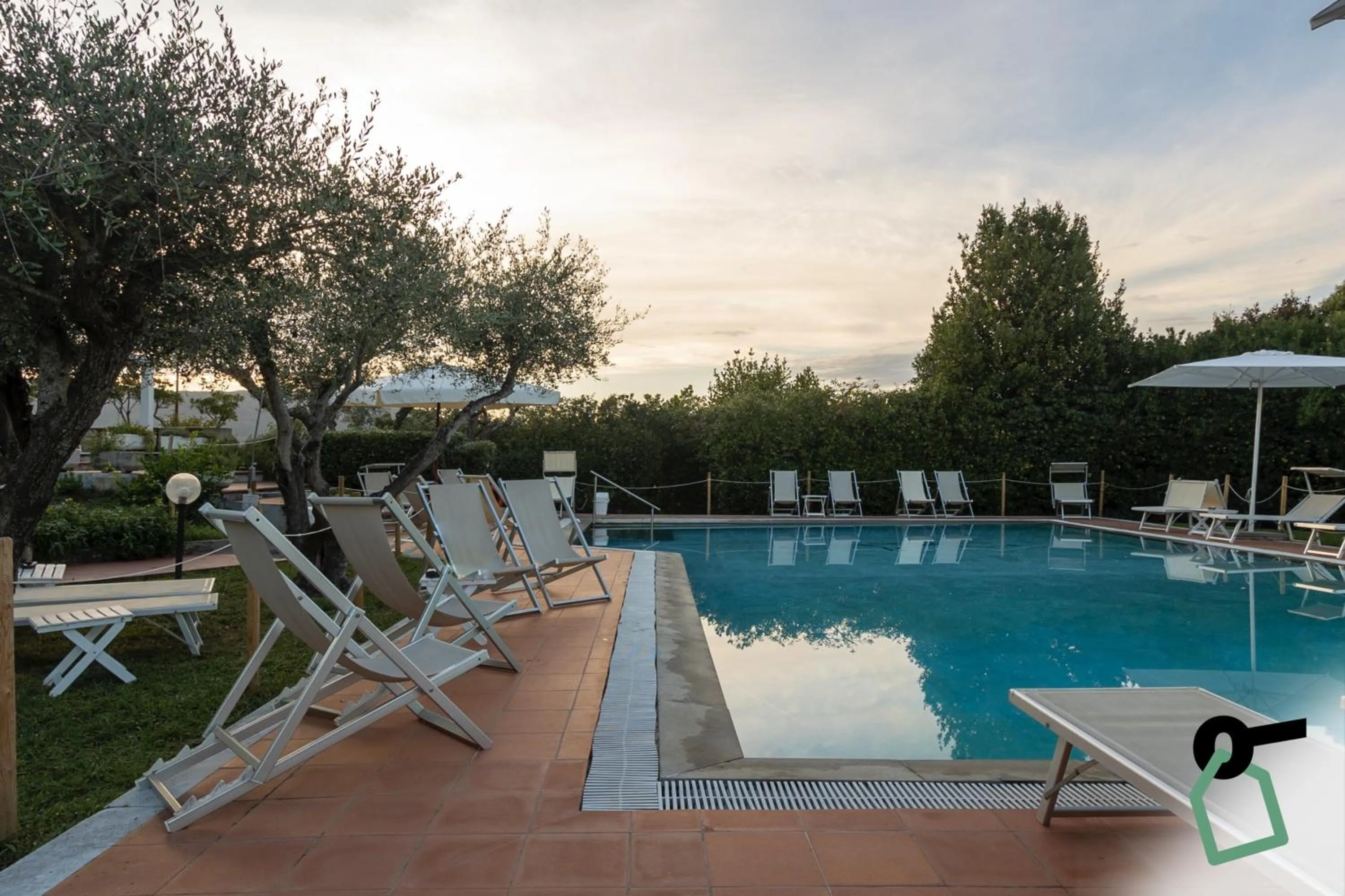 Swimming pool in HOTIDAY Room Collection - Sarzana