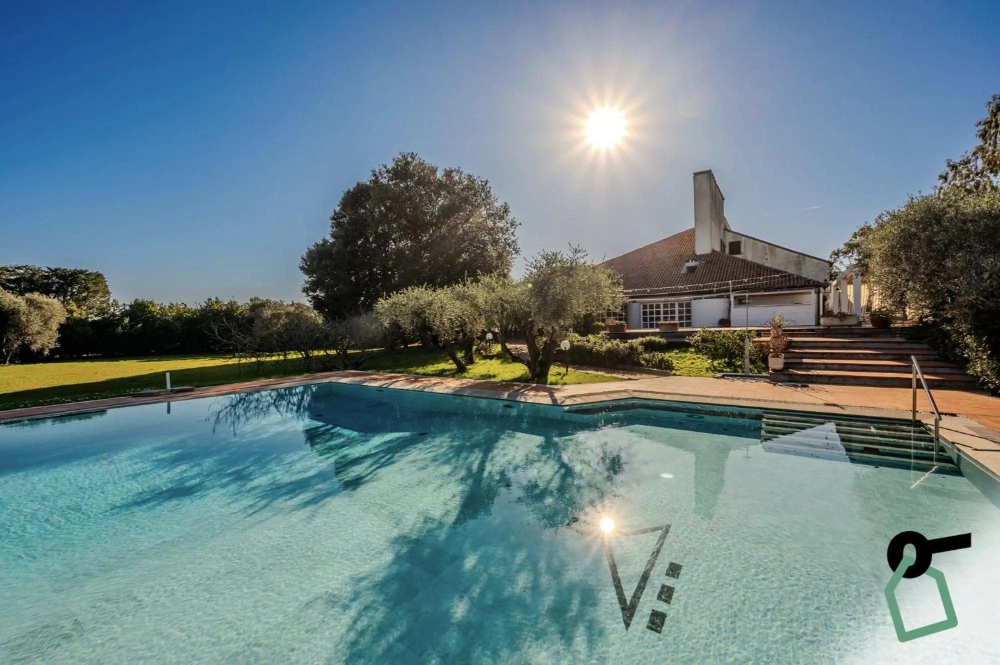 Swimming pool in HOTIDAY Room Collection - Sarzana