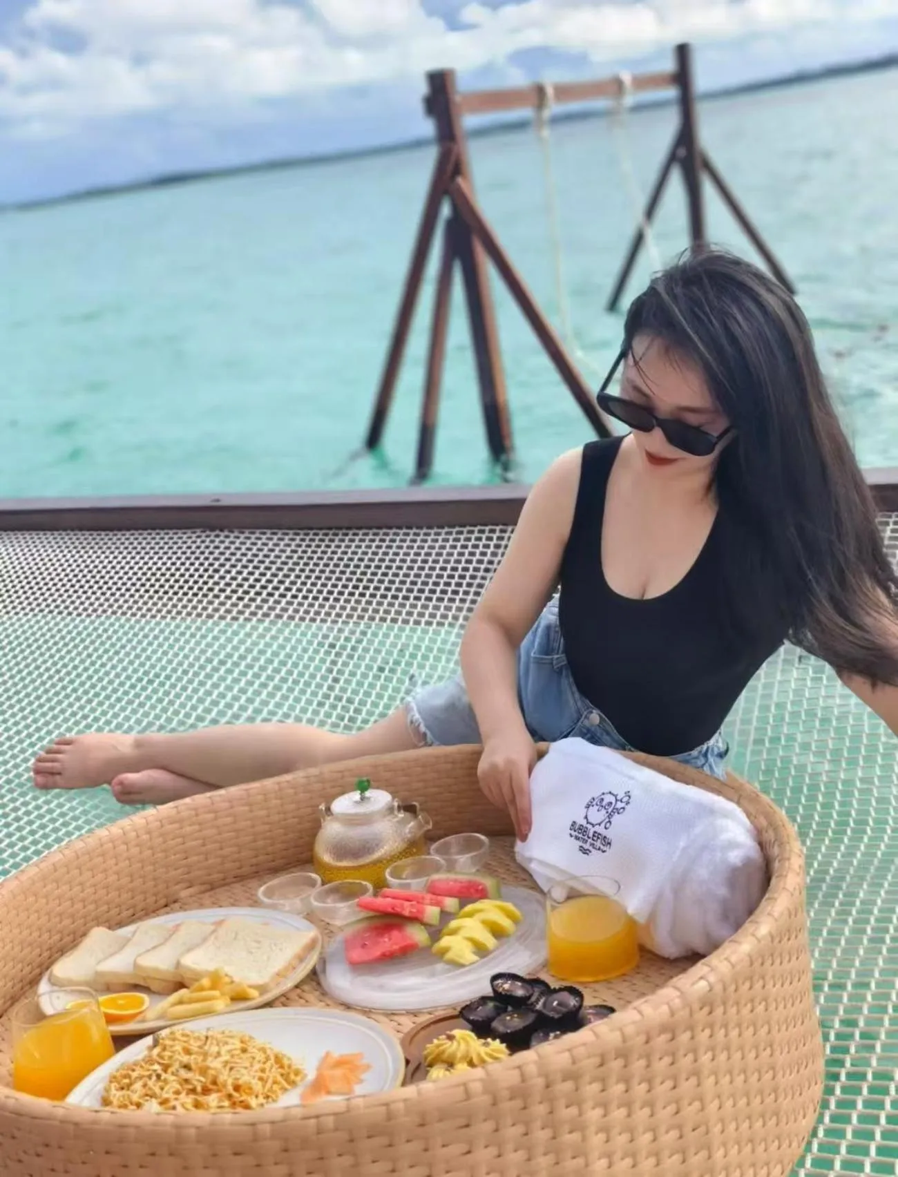 Food and drinks in Bubblefish Water Villa