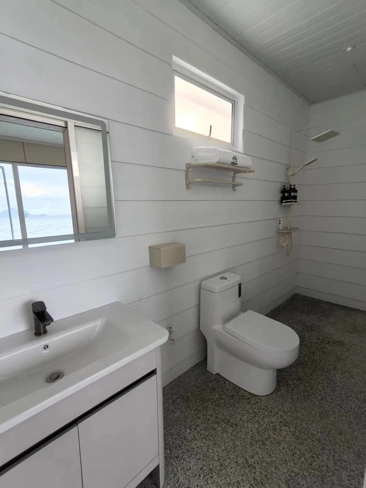 Bubblefish Water Villa