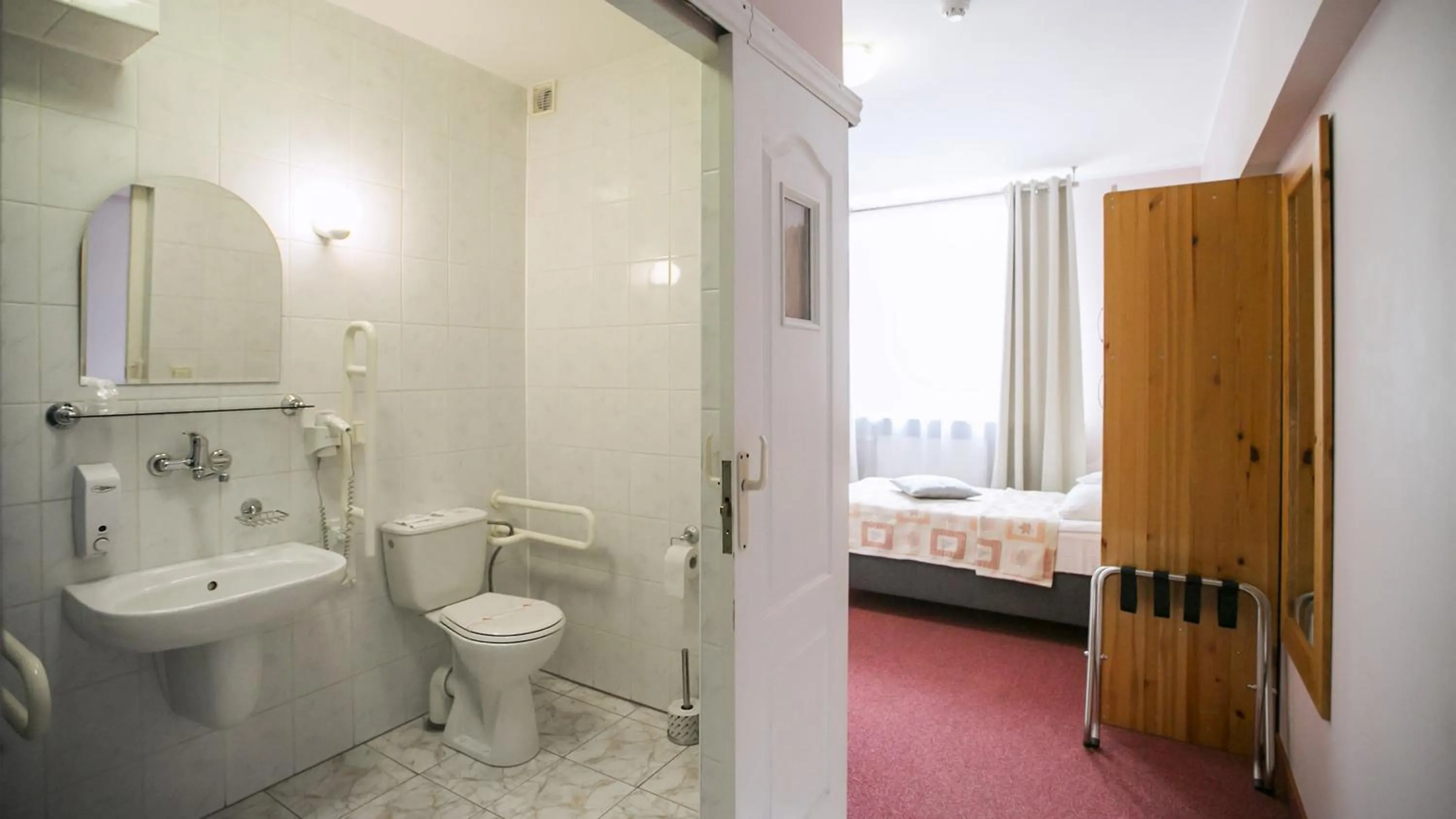 Photo of the whole room, Bed in Hotel Unibus