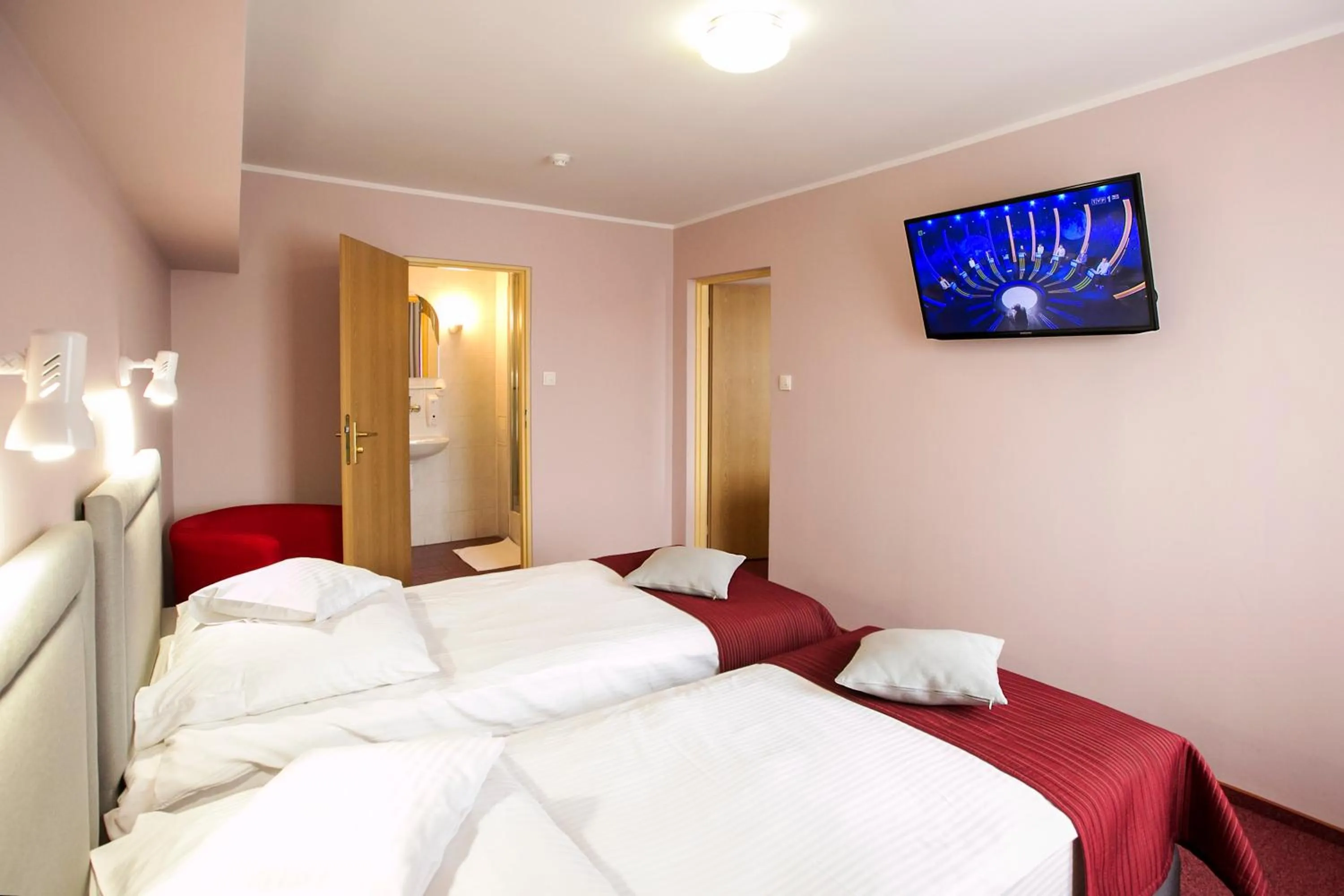 Bedroom, Bed in Hotel Unibus