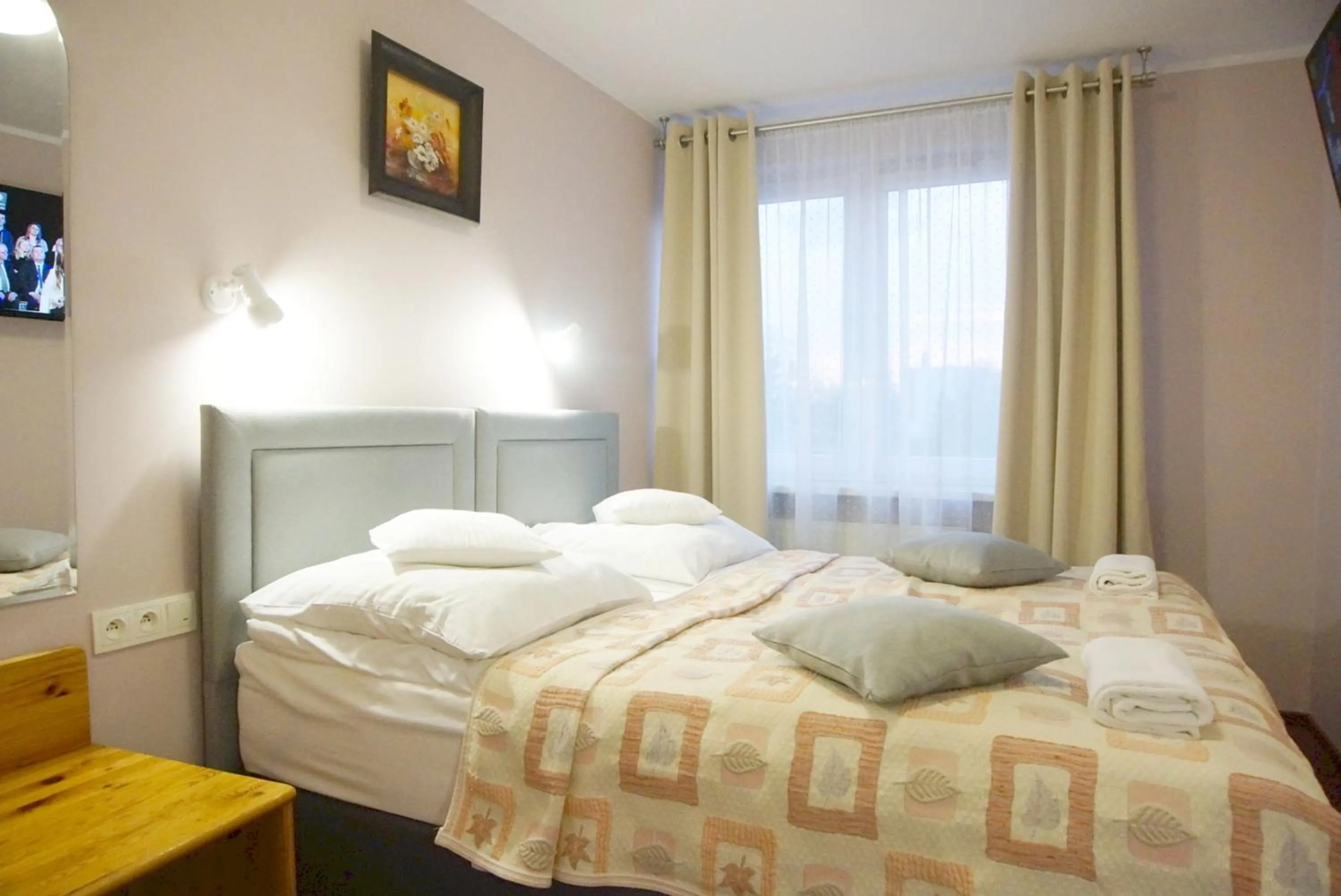 Photo of the whole room, Bed in Hotel Unibus