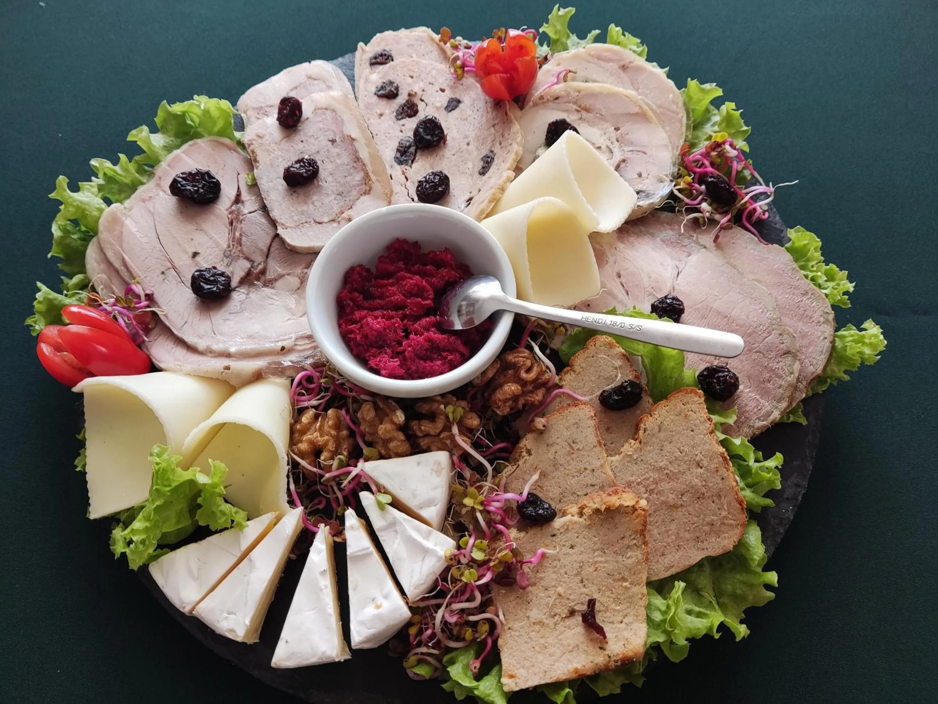 Restaurant/places to eat in Hotel Unibus