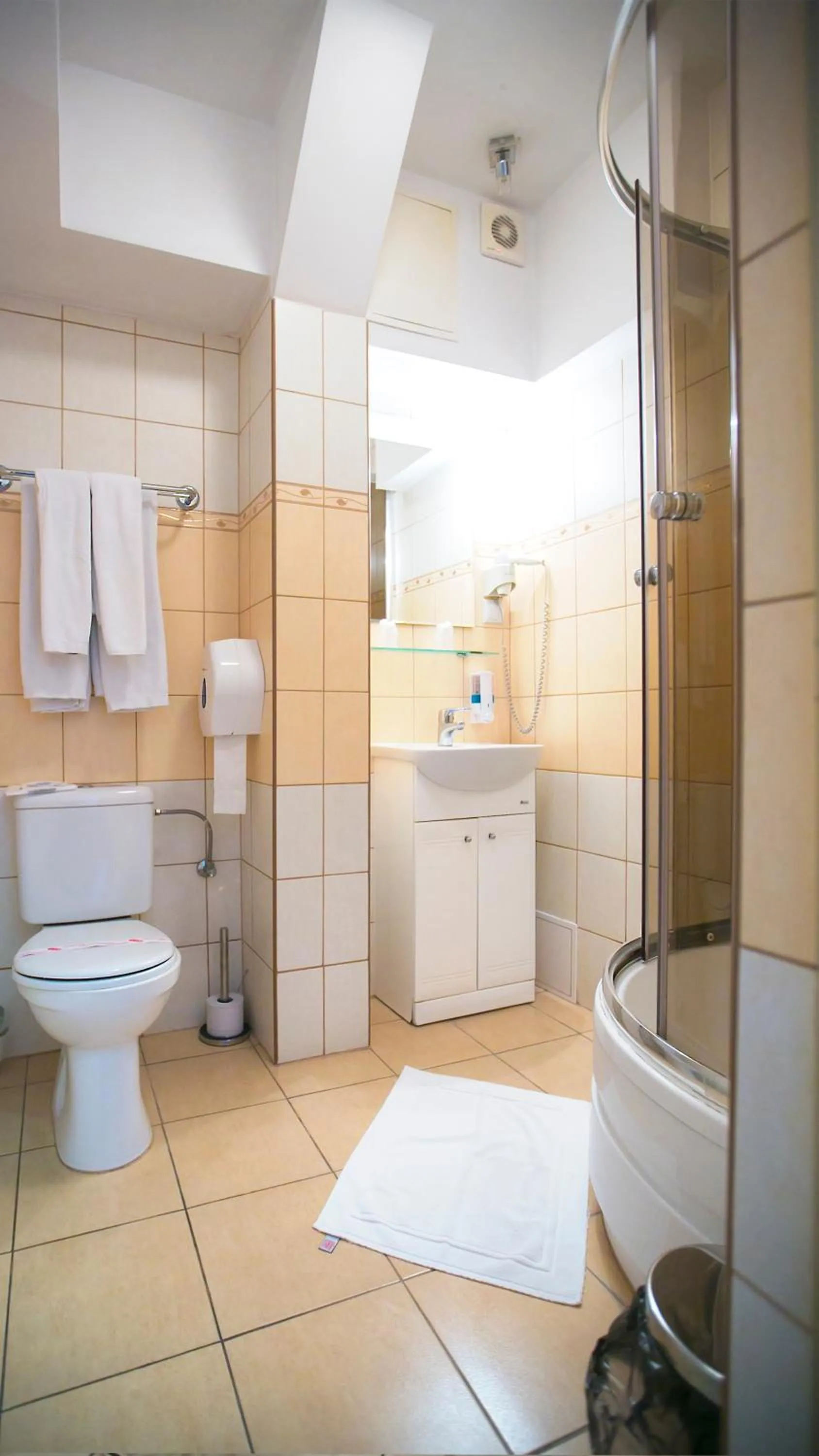 Photo of the whole room in Hotel Unibus