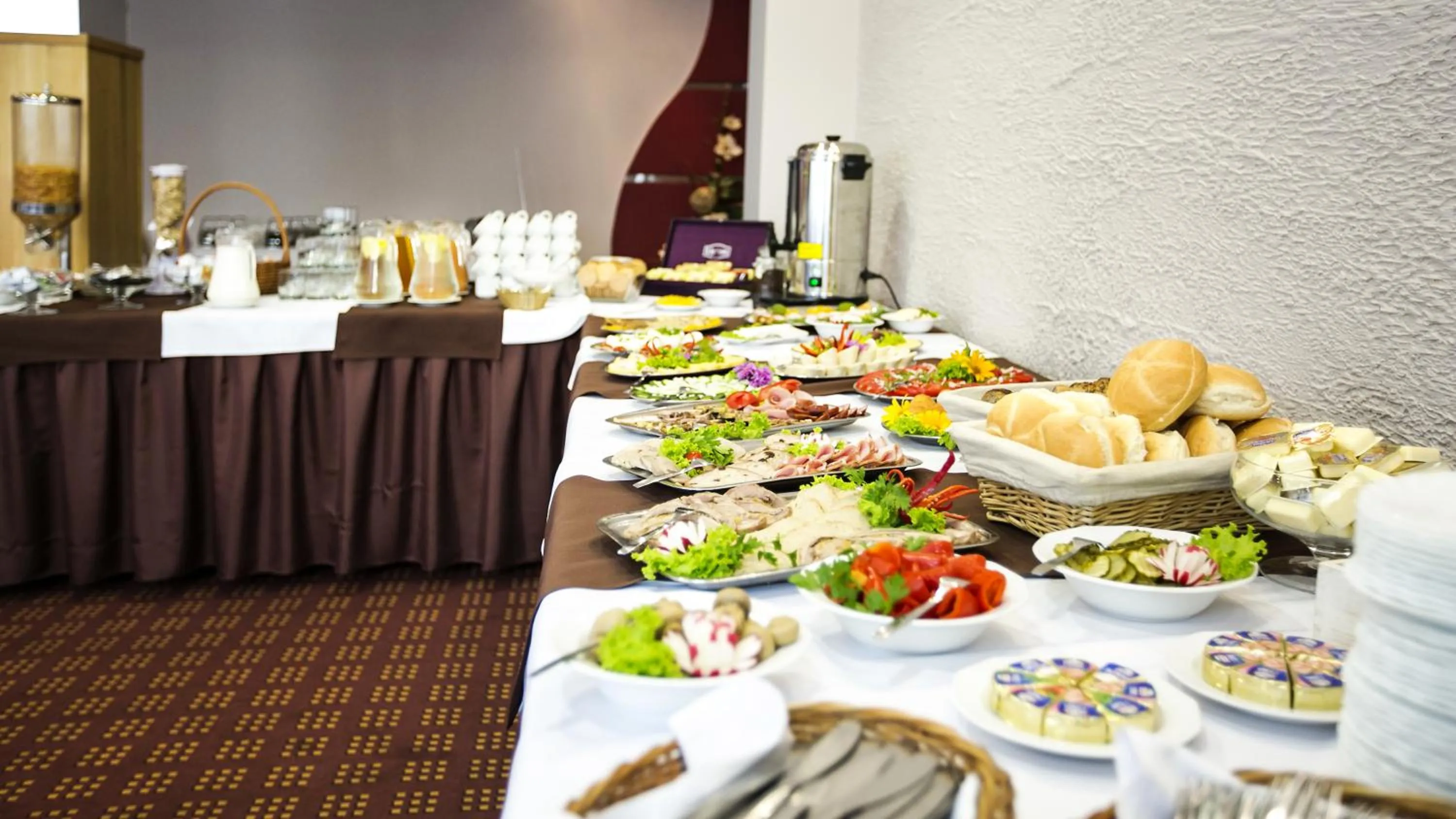 Breakfast in Hotel Unibus