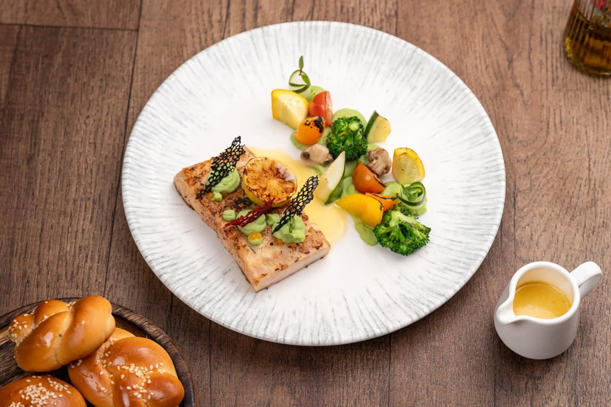 Restaurant/places to eat in Holiday Inn Gurgaon NH8 by IHG