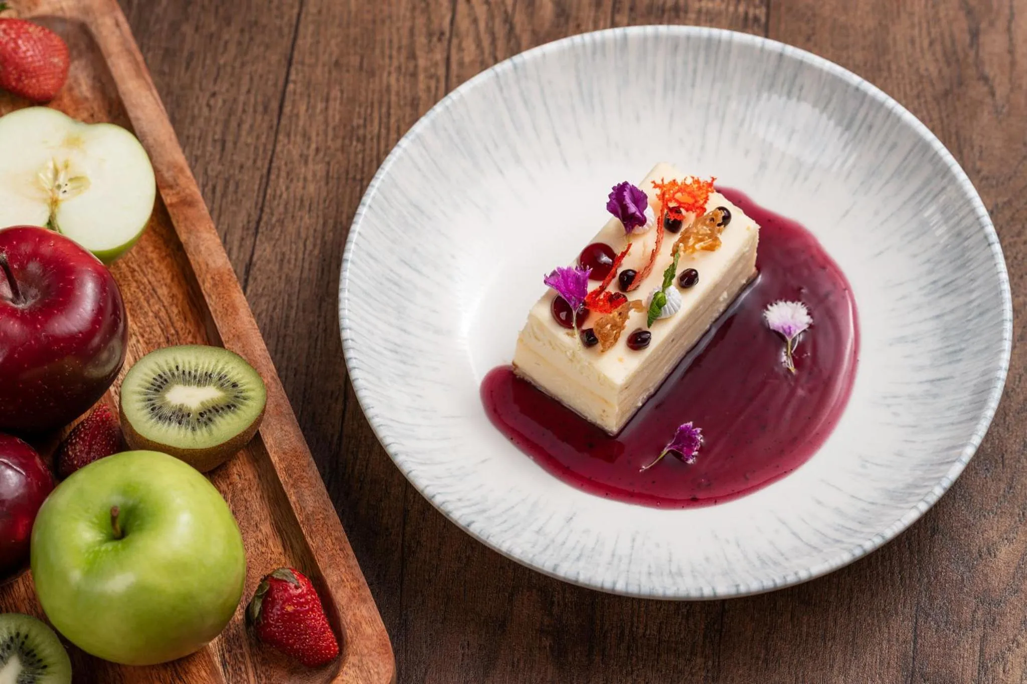 Restaurant/places to eat in Holiday Inn Gurgaon NH8 by IHG