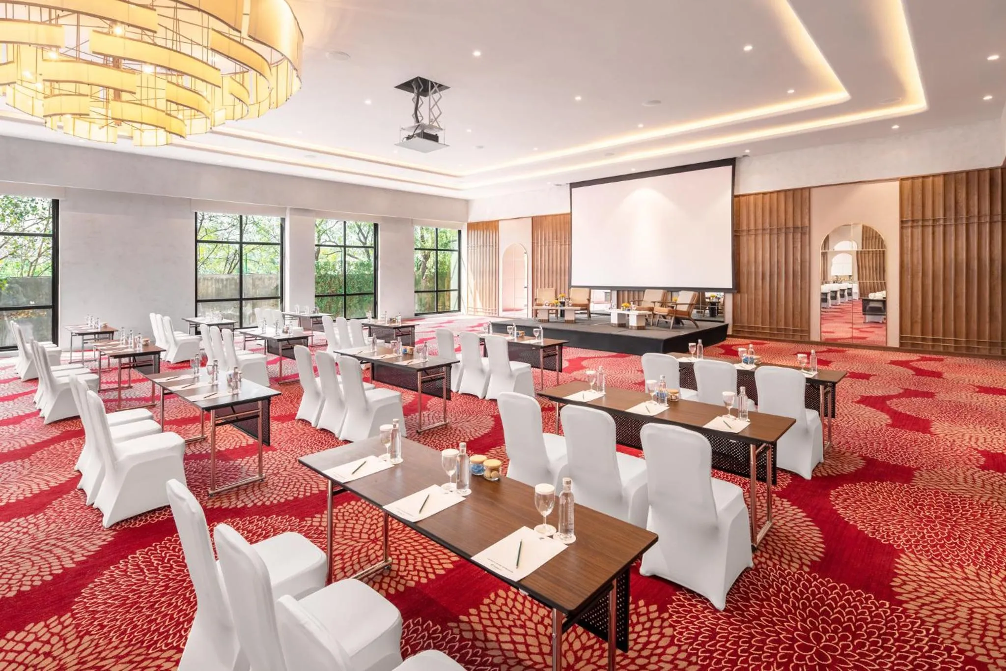 Meeting/conference room in Holiday Inn Gurgaon NH8 by IHG