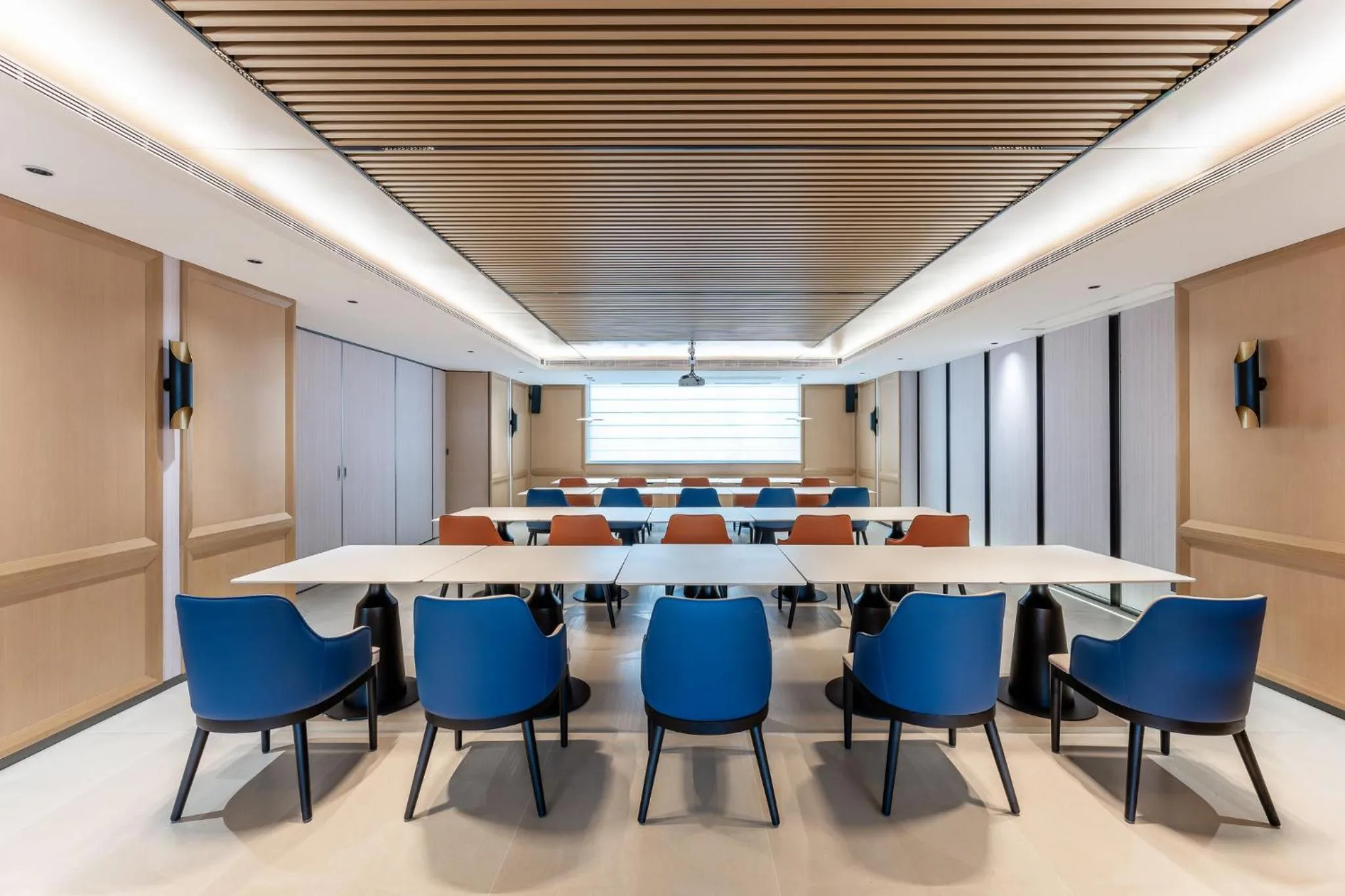 Meeting/conference room in Holiday Inn Express Haikou World Trade Center by IHG