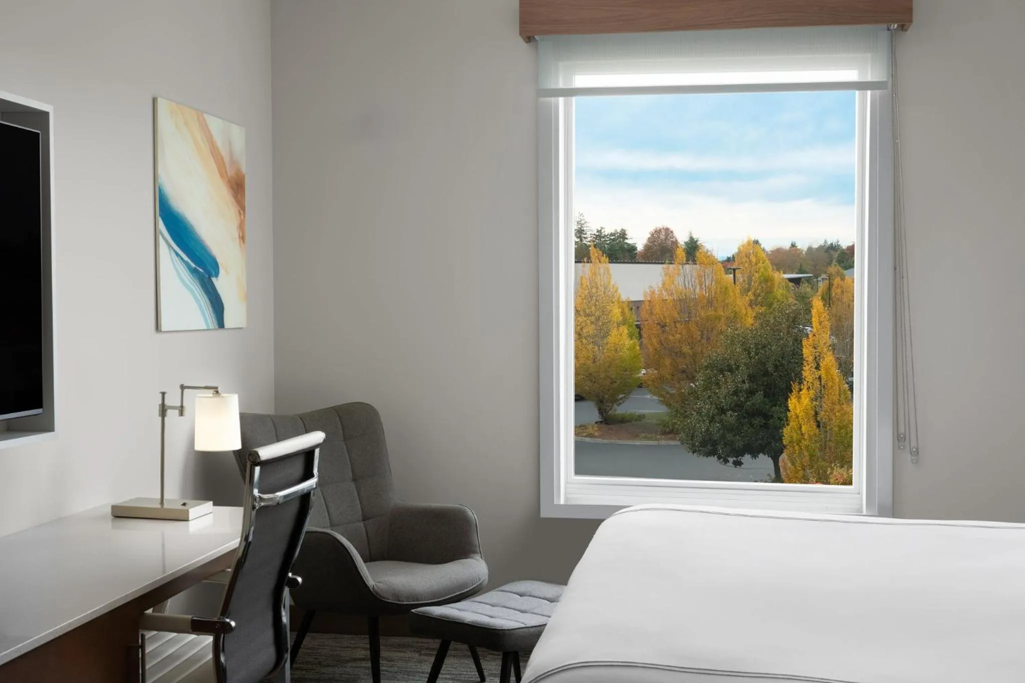 Photo of the whole room, Bed in EVEN Hotel Portland - Beaverton by IHG