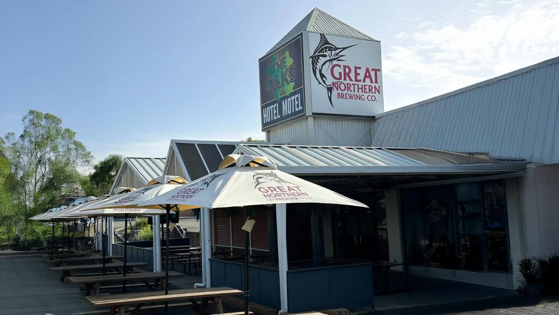 Property building in The Oaks Hotel Motel