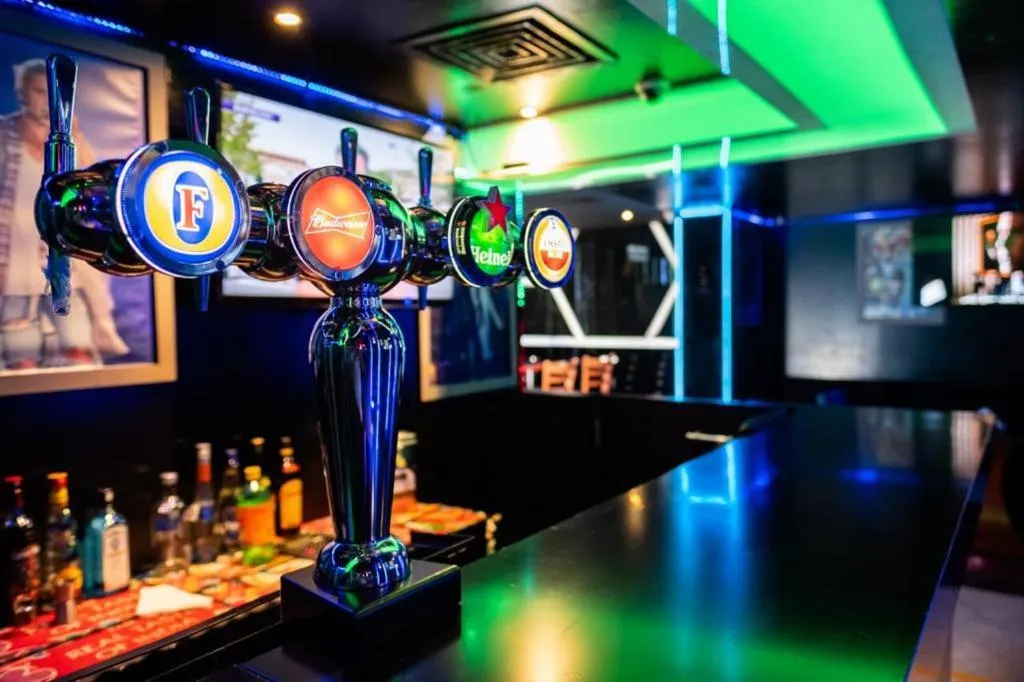 Nightclub / DJ in Manhattan Avenue Hotel