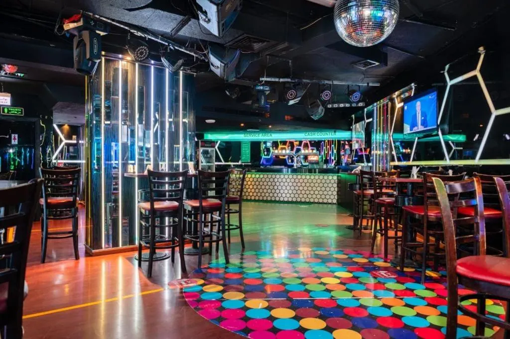 Nightclub / DJ in Manhattan Avenue Hotel