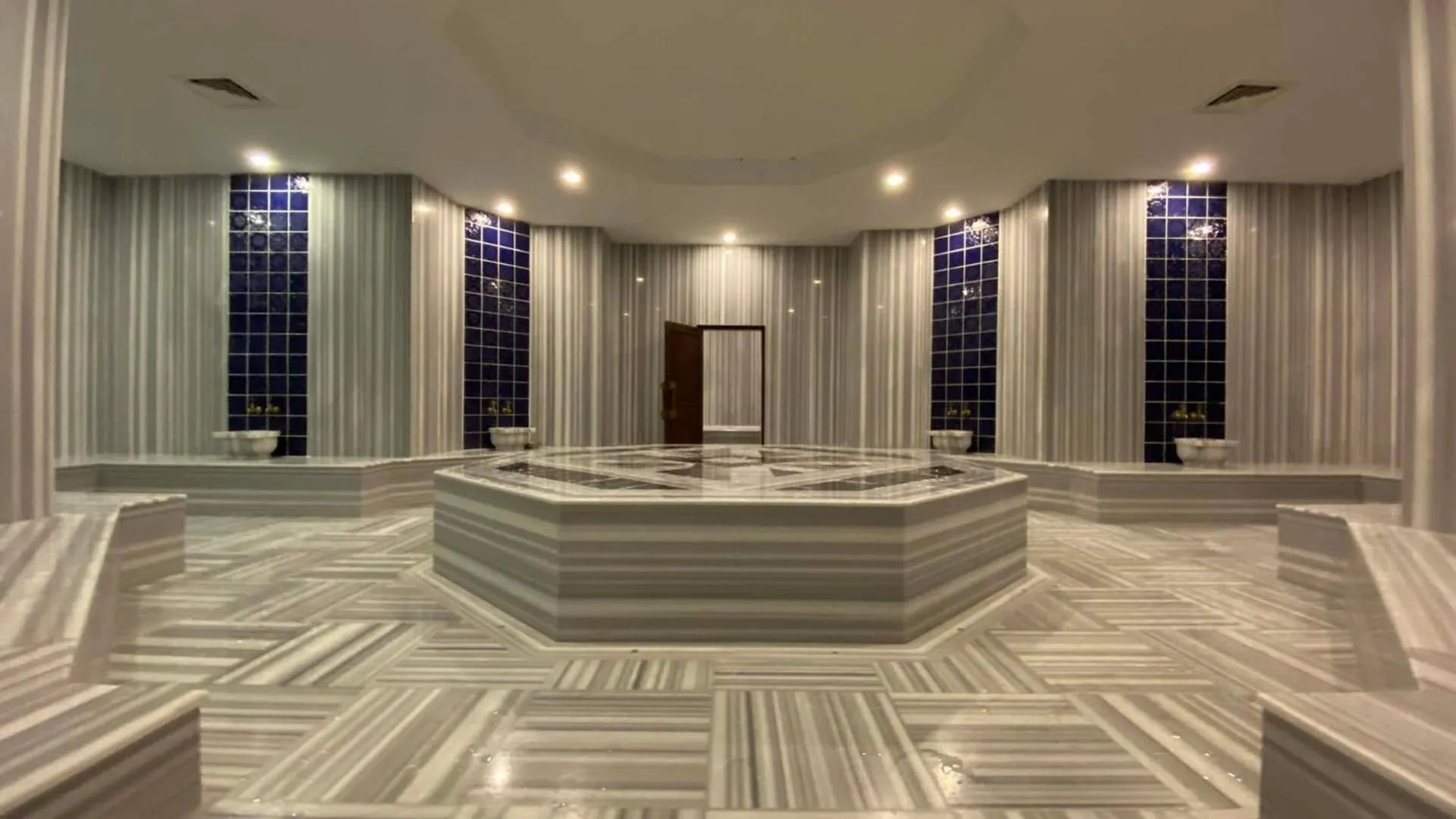 Public Bath in Dream Water World