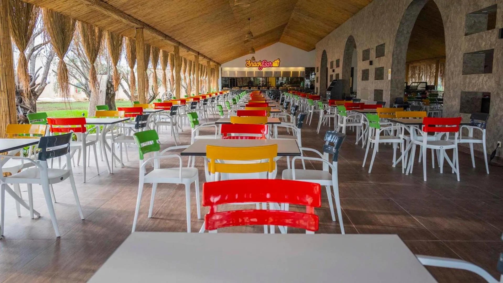 Restaurant/places to eat in Dream Water World