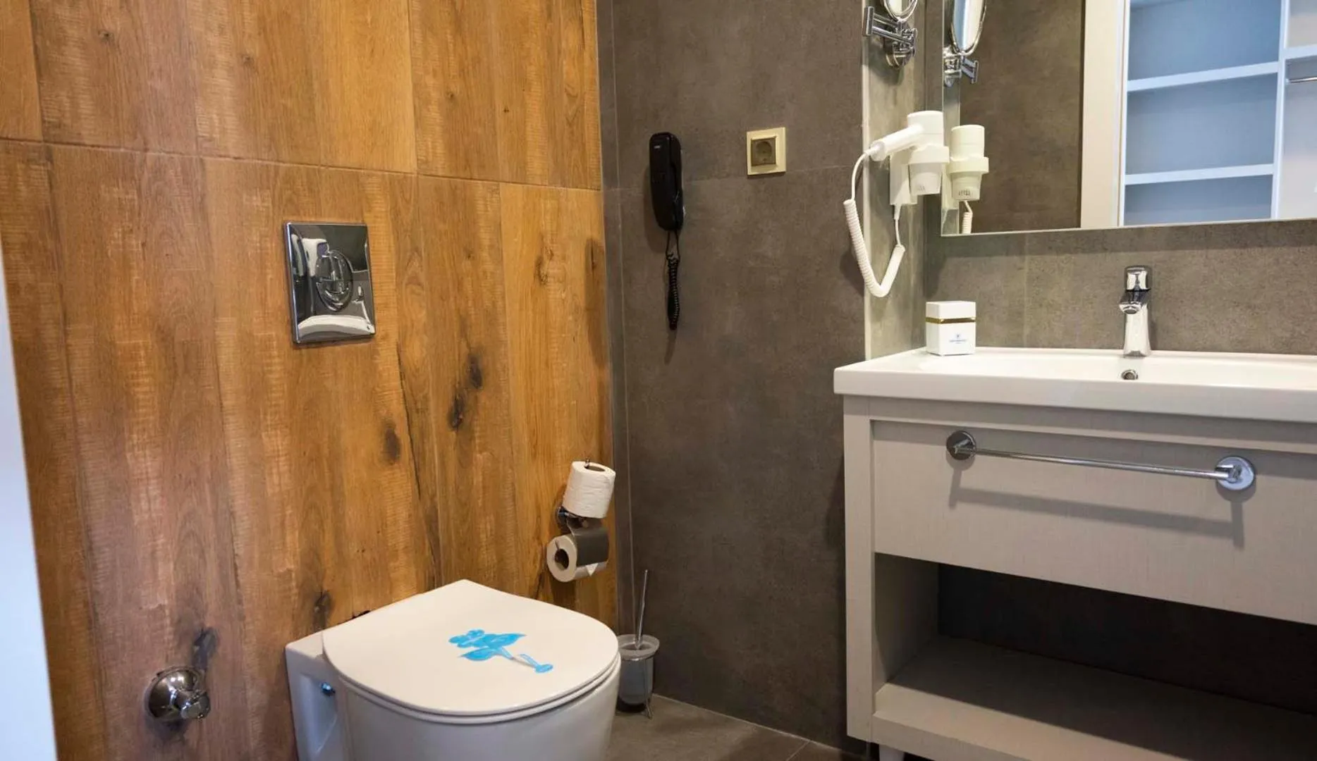 Shower in Dream Water World