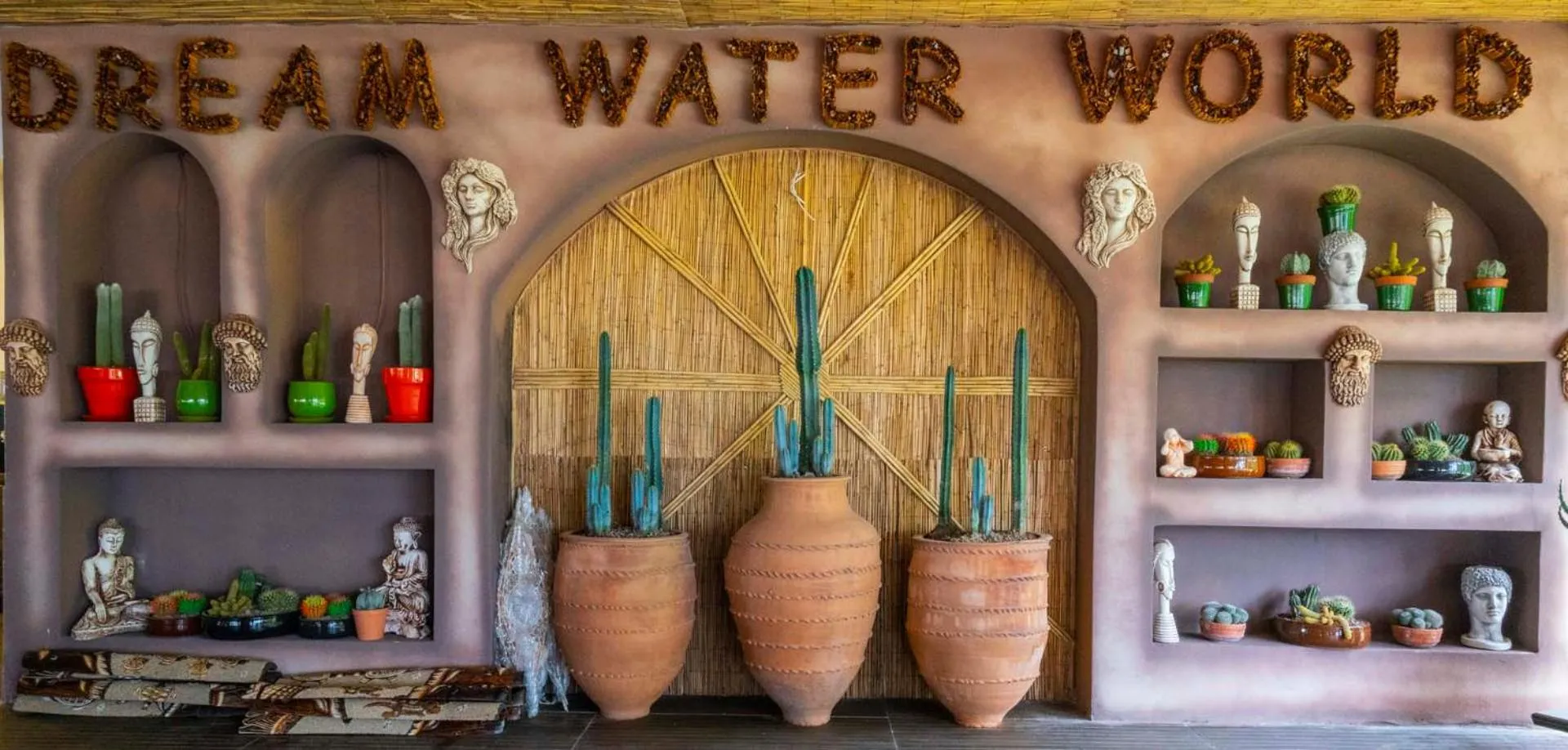 Decorative detail in Dream Water World