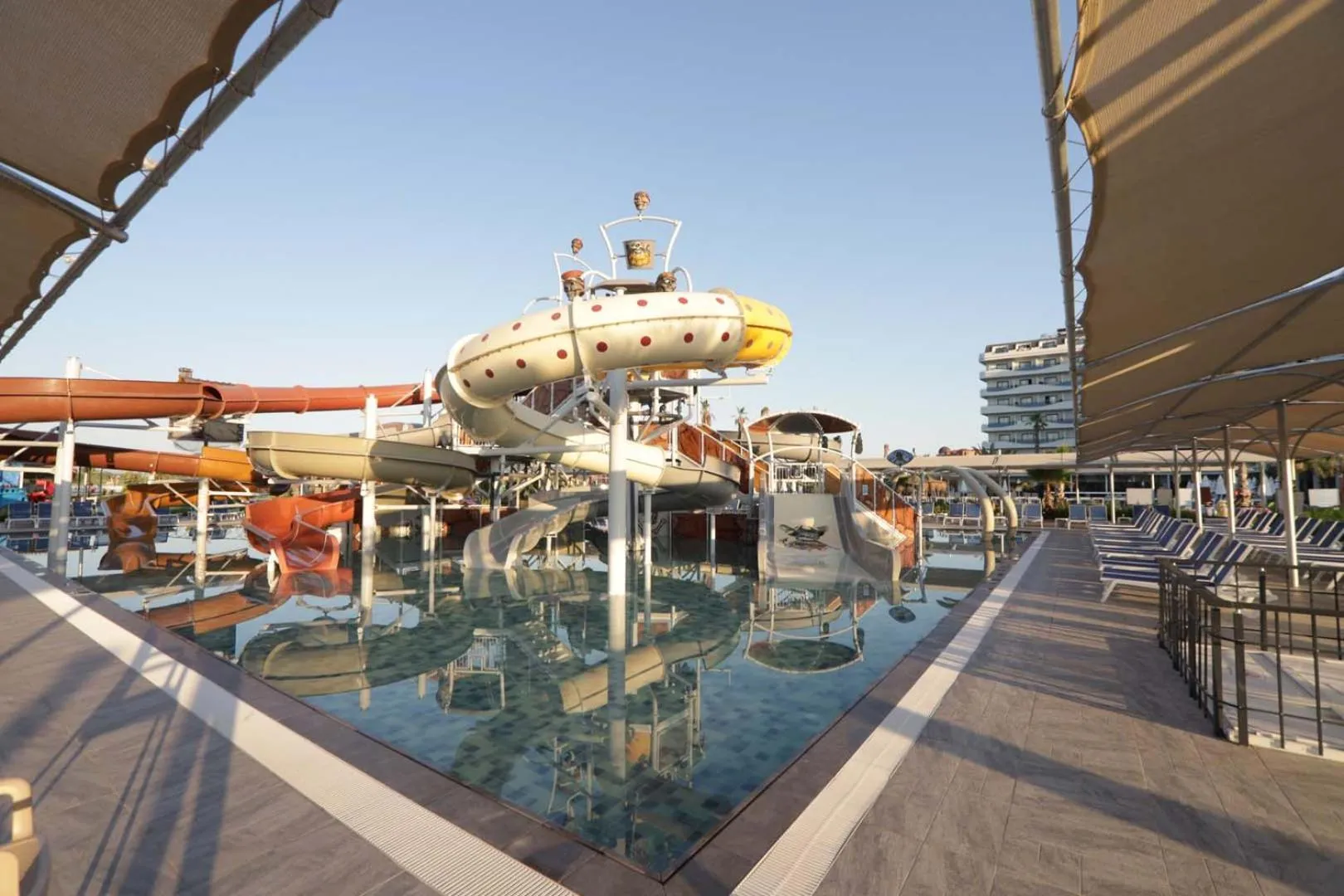 Day in Dream Water World