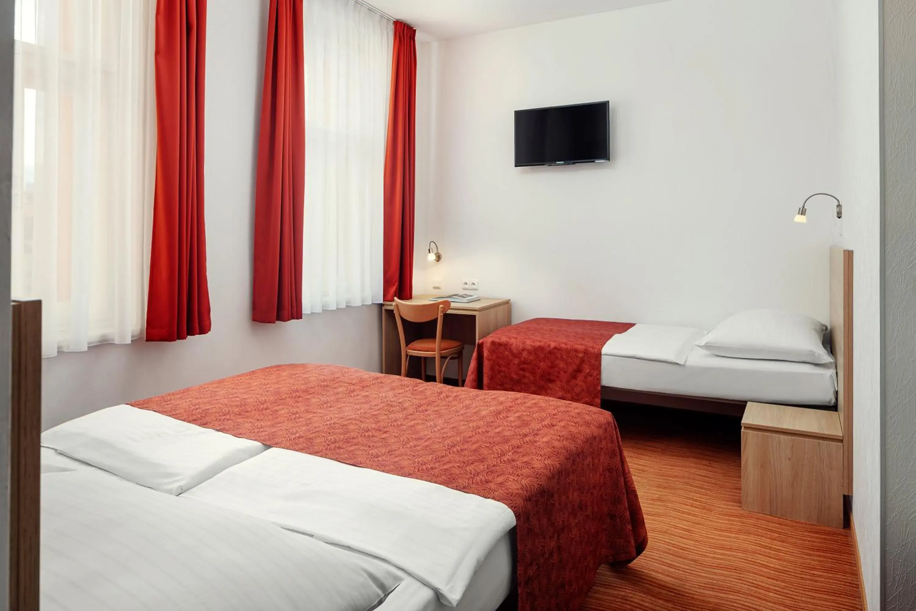 Standard Double Room with Extra Bed in Hotel Ambiance Standard Double Room with Extra Bed in Hotel Ambiance