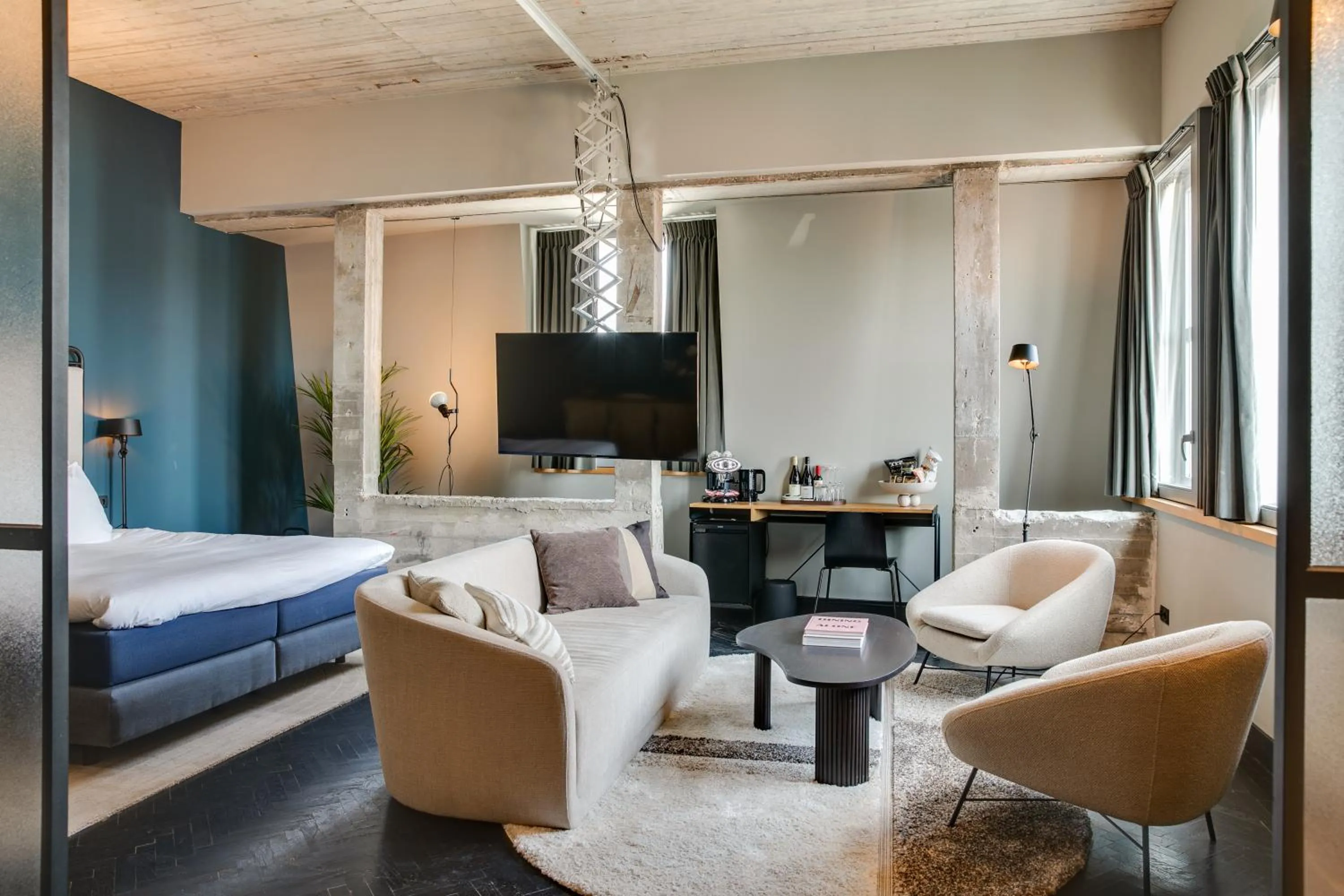 Seating area, Bed in The Duke Boutique Hotel