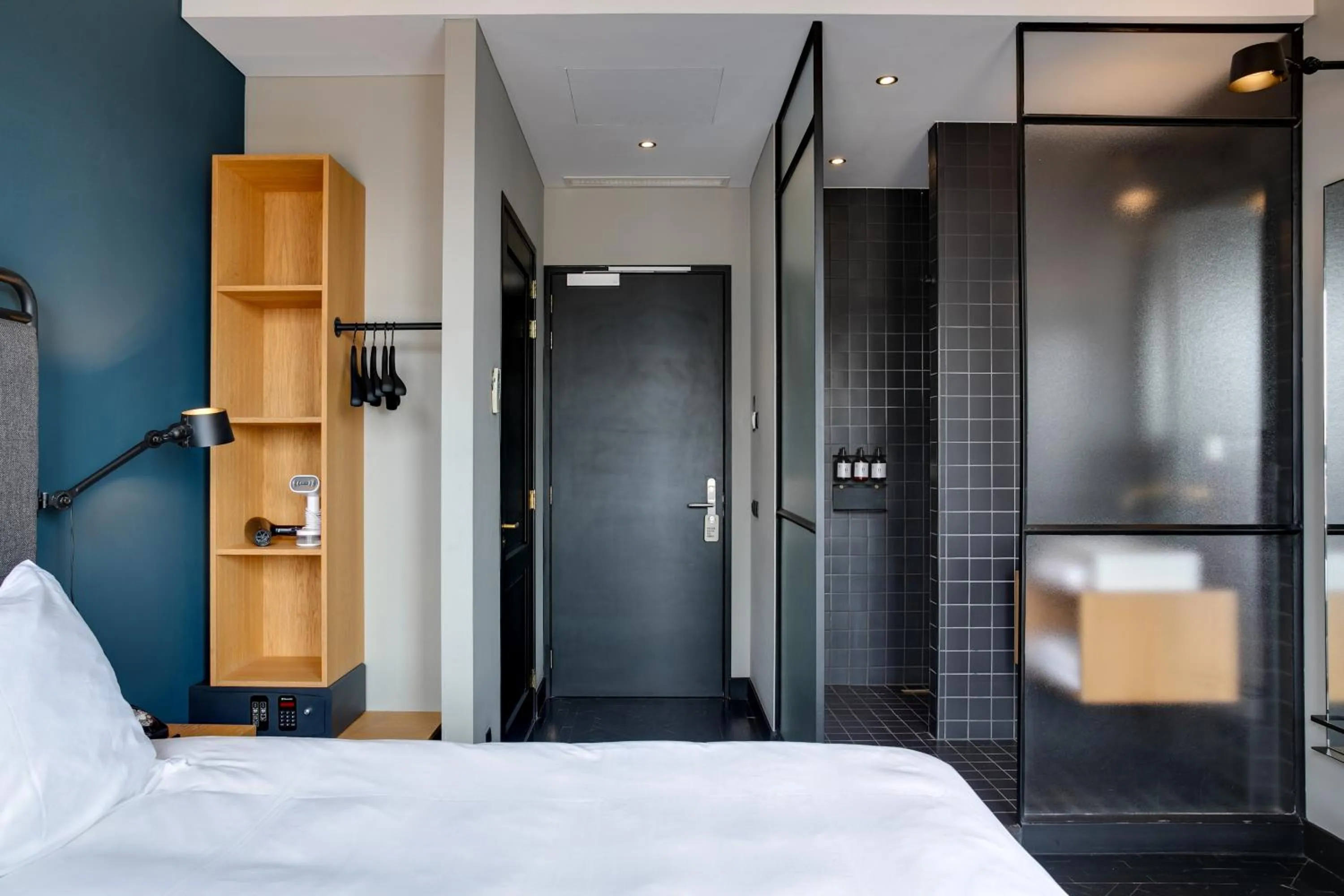 Photo of the whole room, Bed in The Duke Boutique Hotel