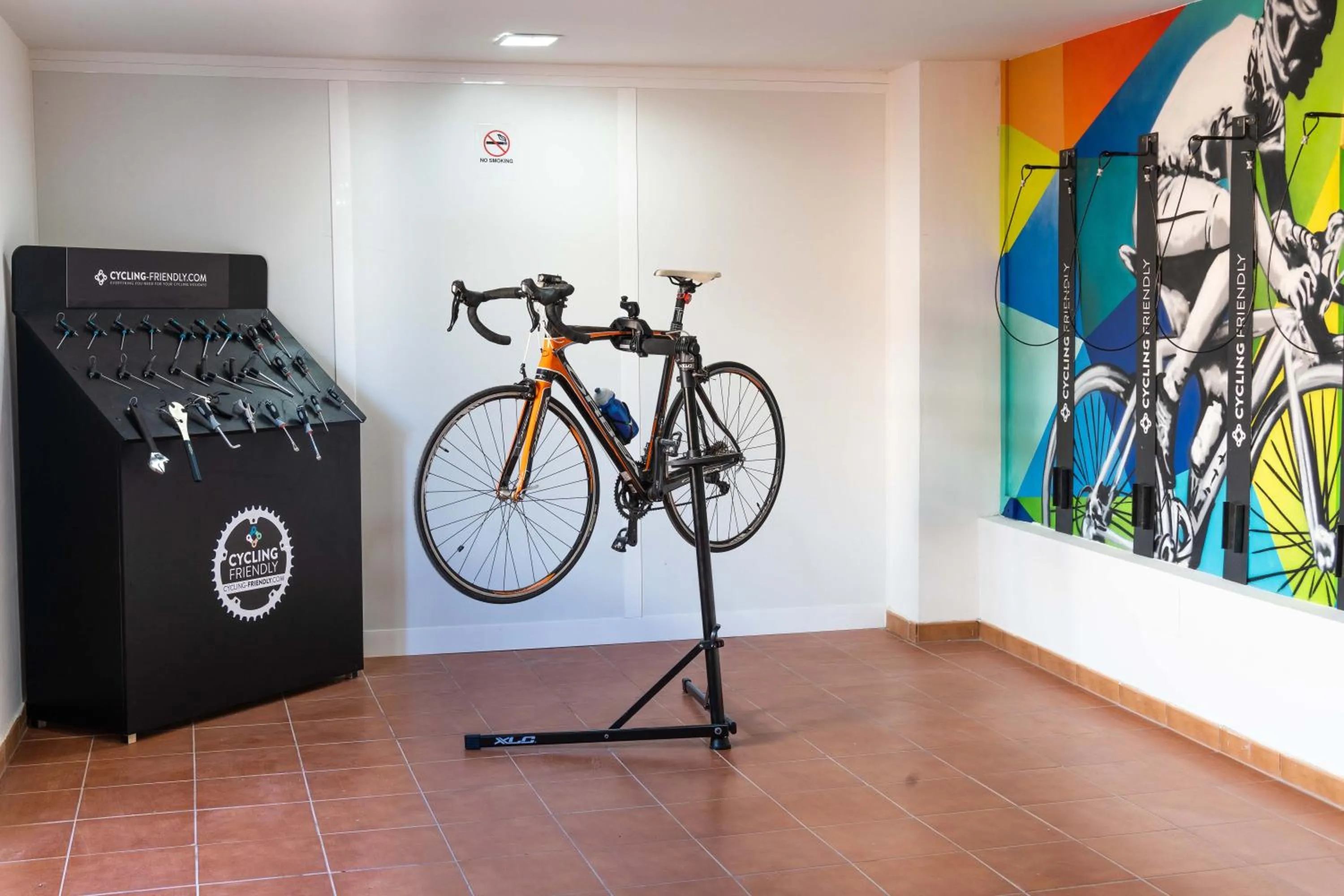 Cycling in Balcon del Mar