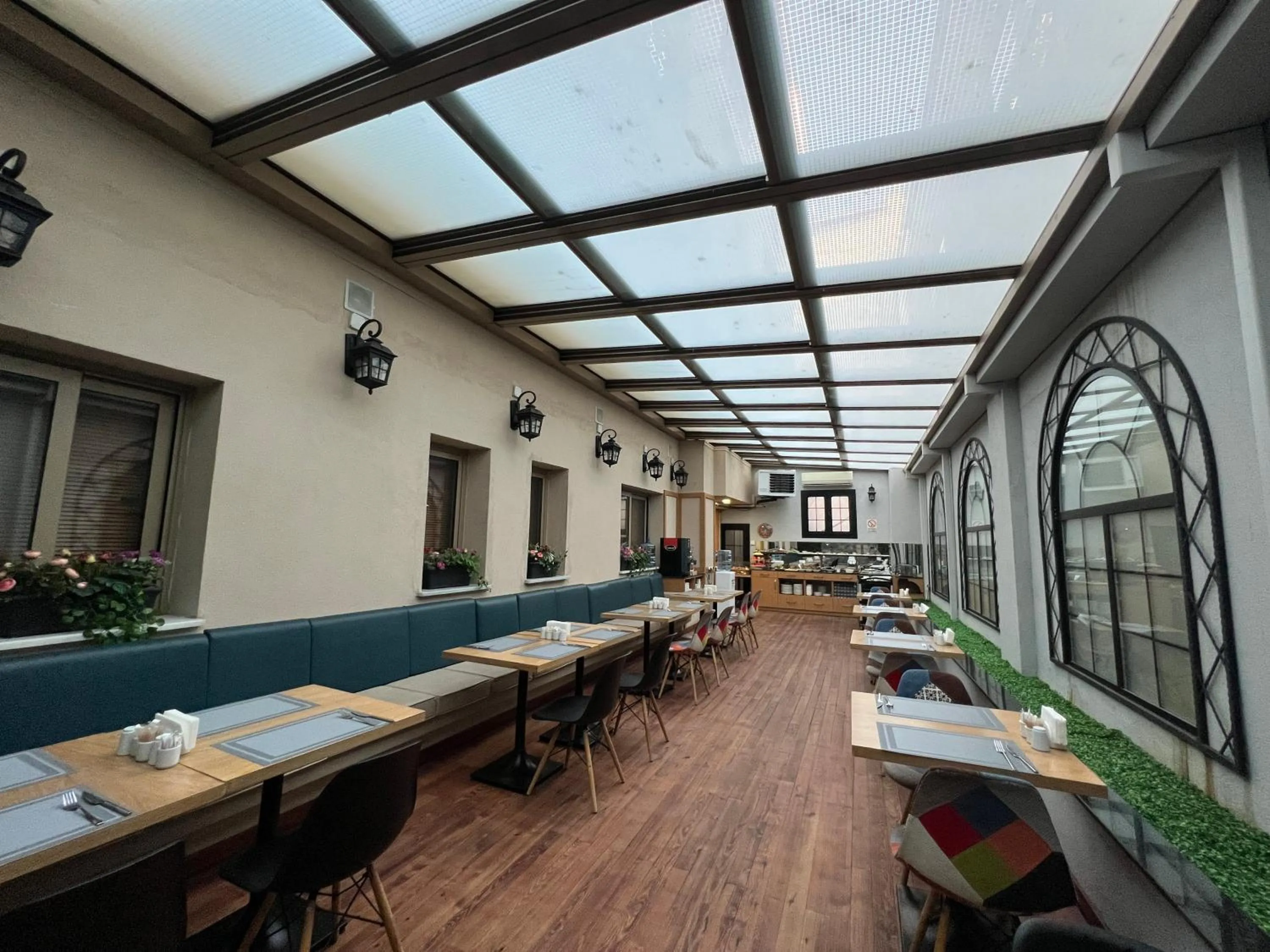 Restaurant/places to eat in Aybar Hotel & Spa