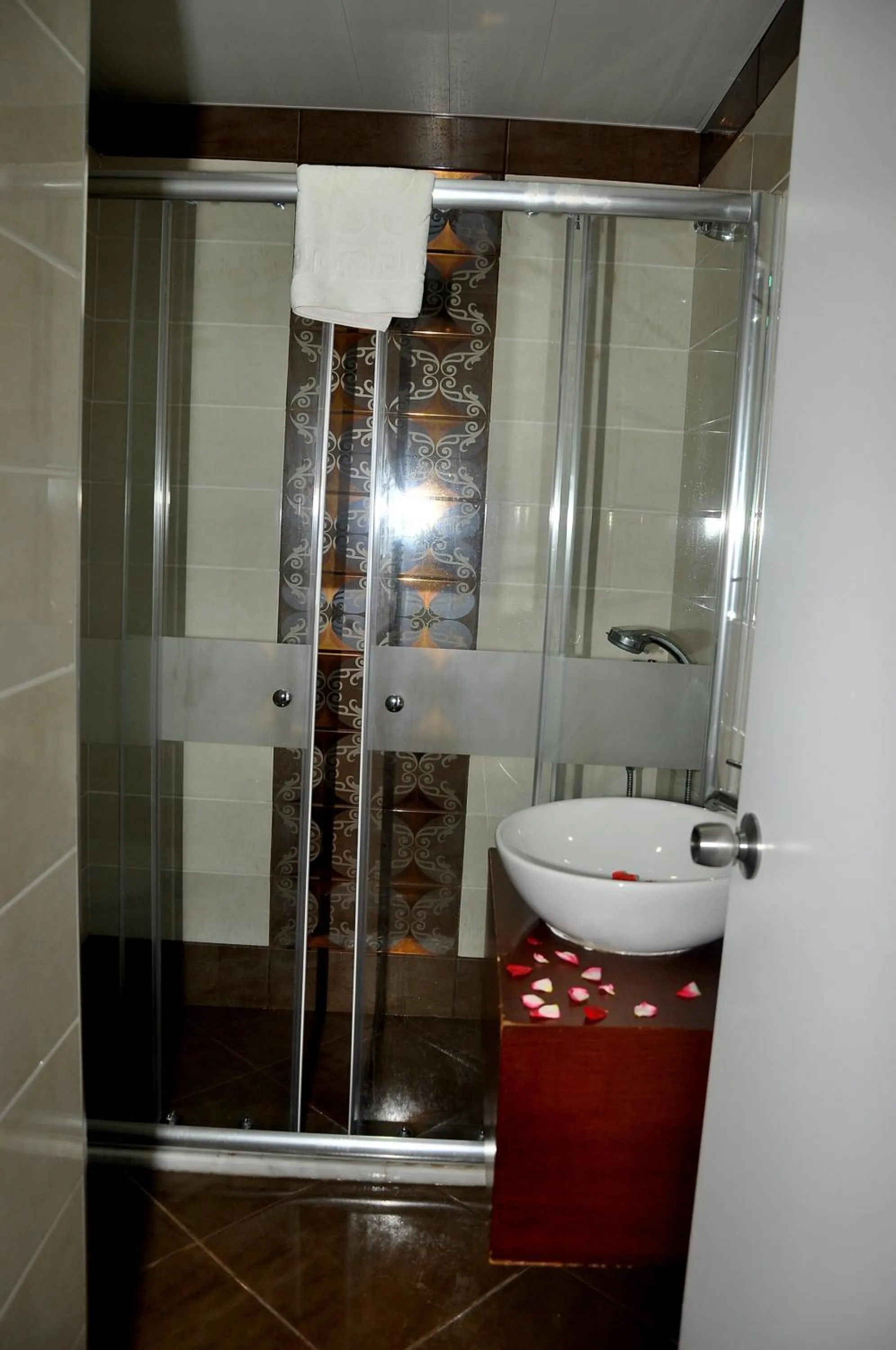 Shower in Concordia Celes Beach Hotel