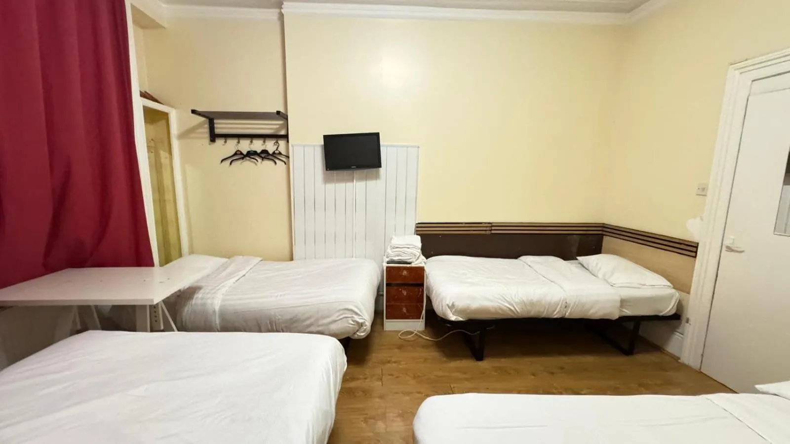 TV and multimedia, Bed in Anwar House